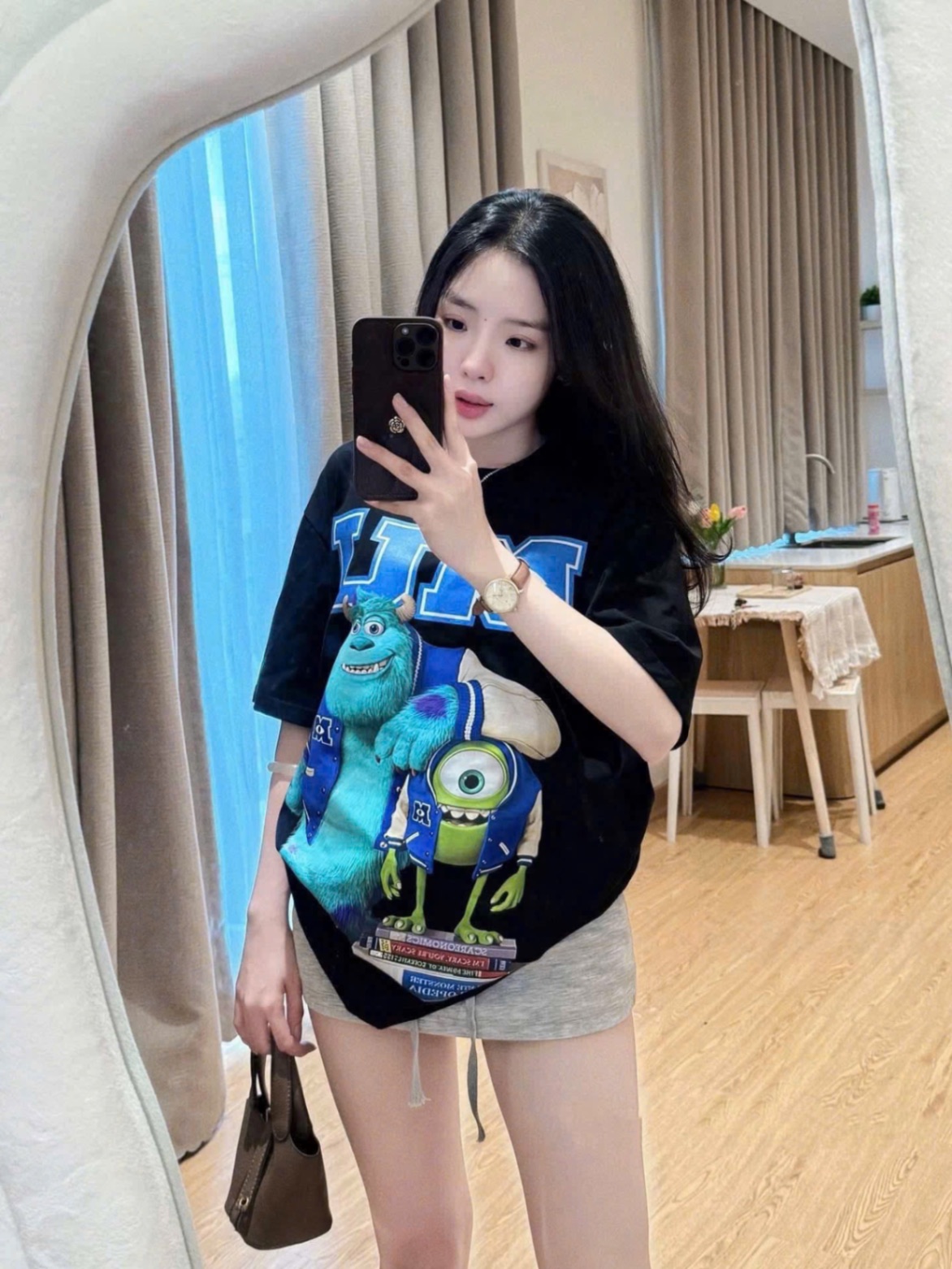 ANU365 - ÁO PHÔNG NỮ ĐEN IN TO QUÁI VẬT MU
