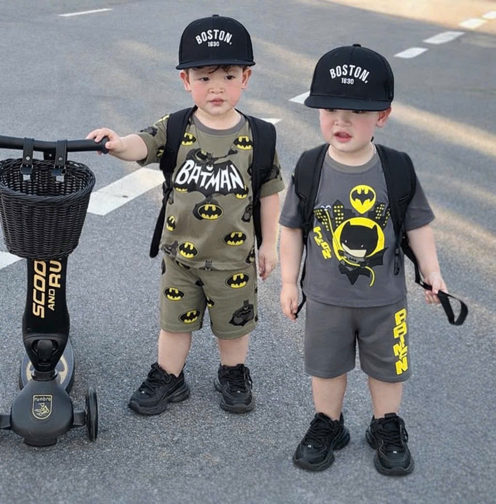 T153 - SET 2 BỘ ĐÙI BÉ TRAI BATMAN rêu xám