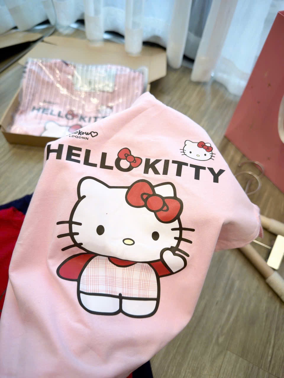 AB902 - SET 3 ÁO BÉ GÁI CỘC TAY HELLO KITTY than đỏ hồng