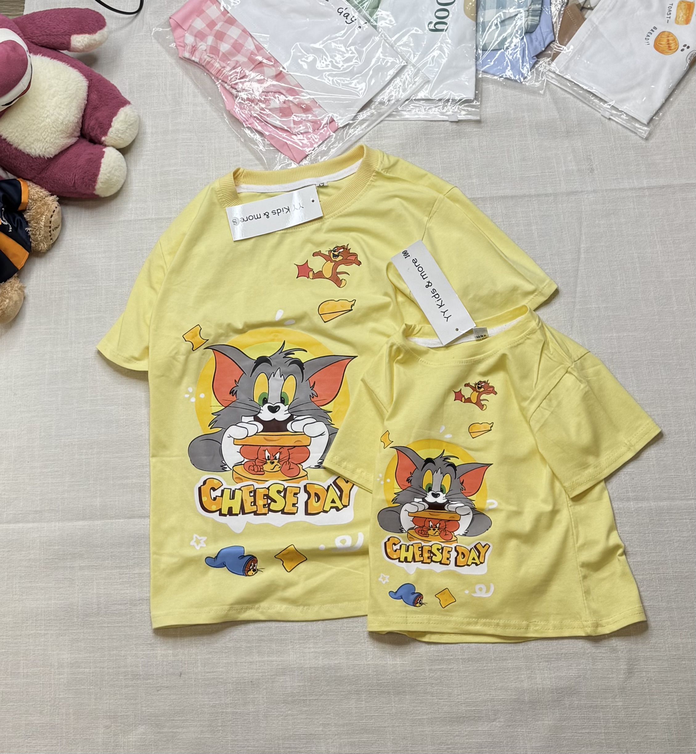 AB904 - ÁO PHÔNG ĐÔI MẸ BÉ VÀNG TOM JERRY CHEESE DAY