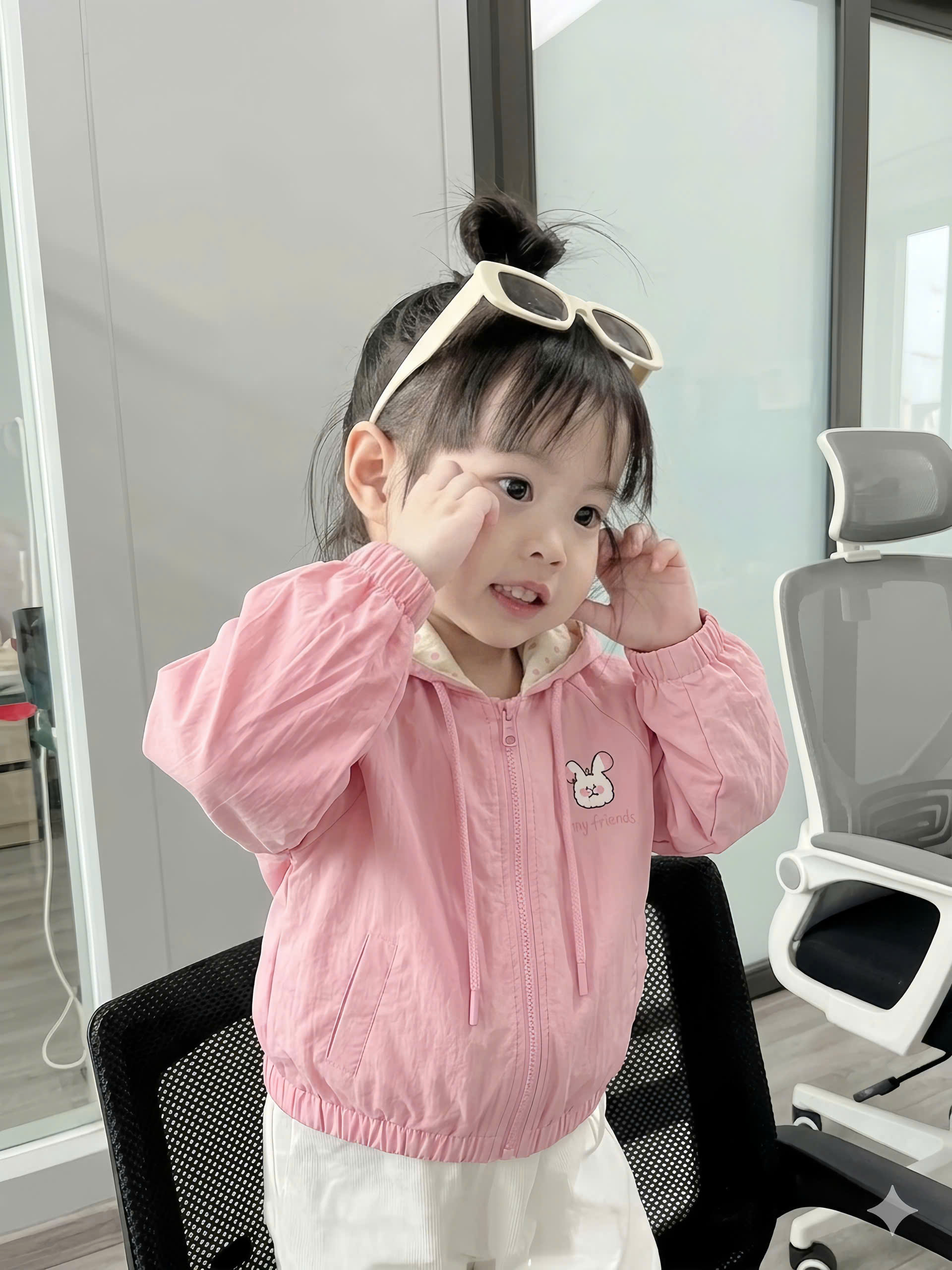 AB925 - ÁO KHOÁC GIÓ BÉ GÁI HỒNG CHẤM BI 2 MẶT my friends