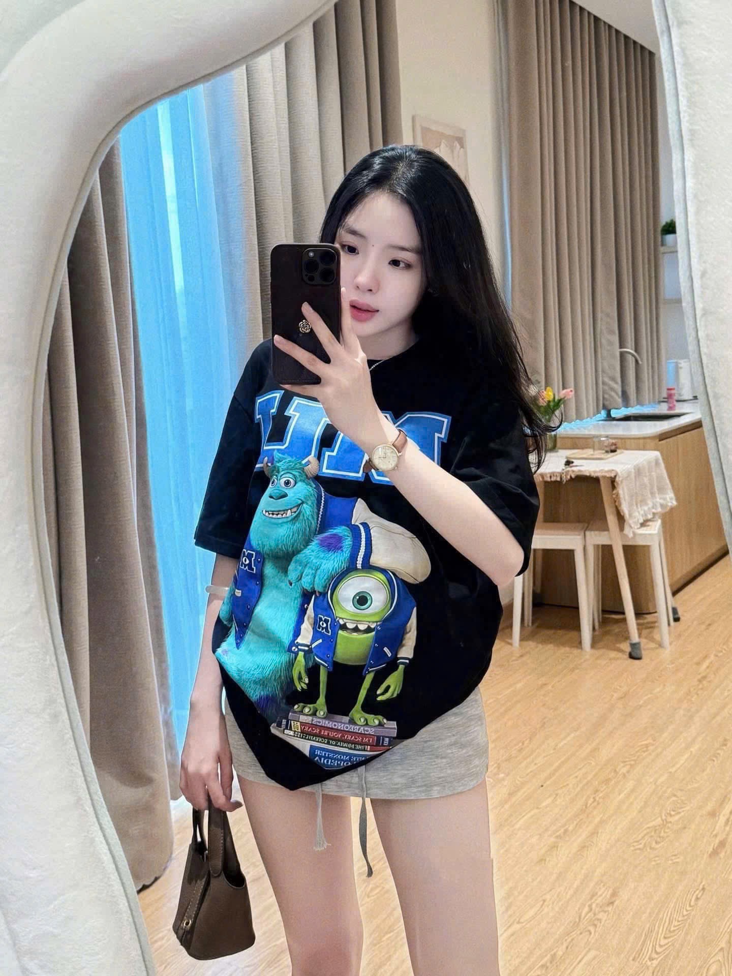 ANU365 - ÁO PHÔNG NỮ ĐEN IN TO QUÁI VẬT MU