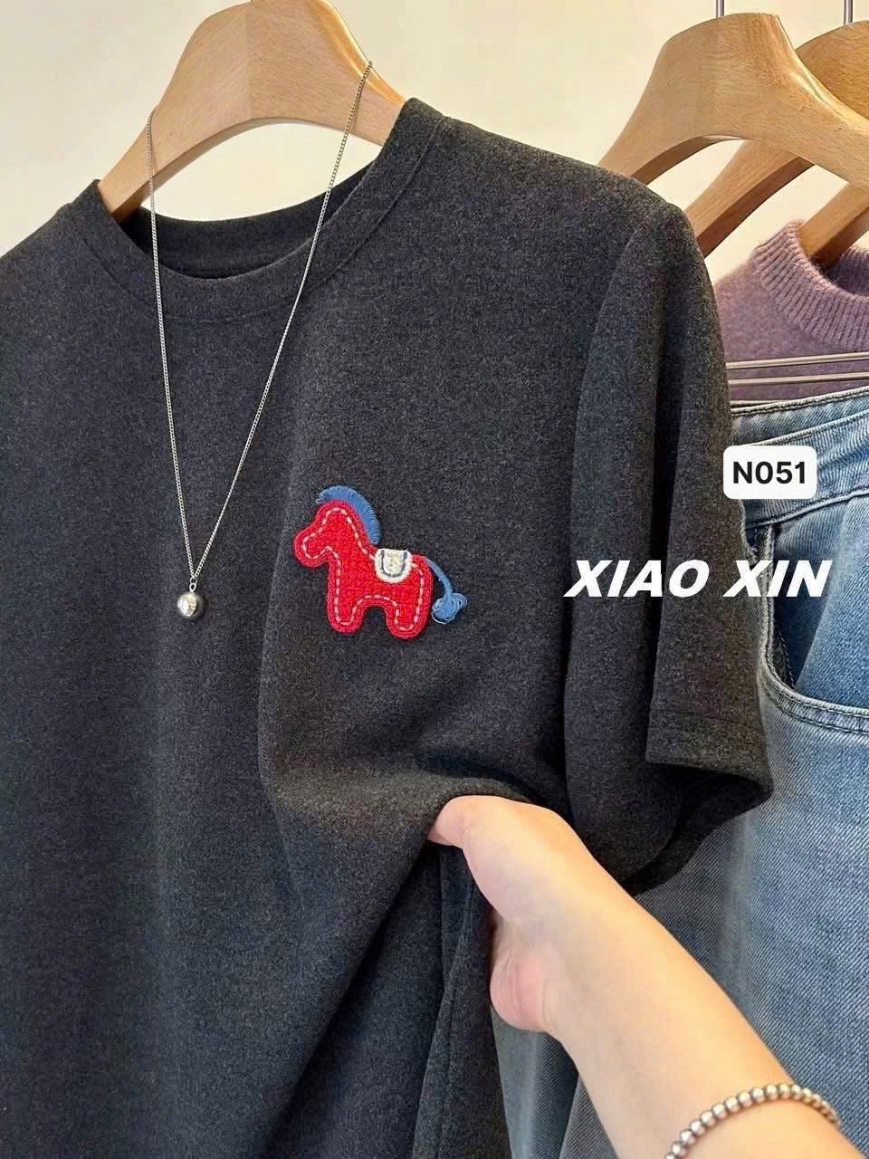 ANU368 - SET 3 ÁO PHÔNG NỮ THÊU NGỰA NHỎ xám đỏ trắng