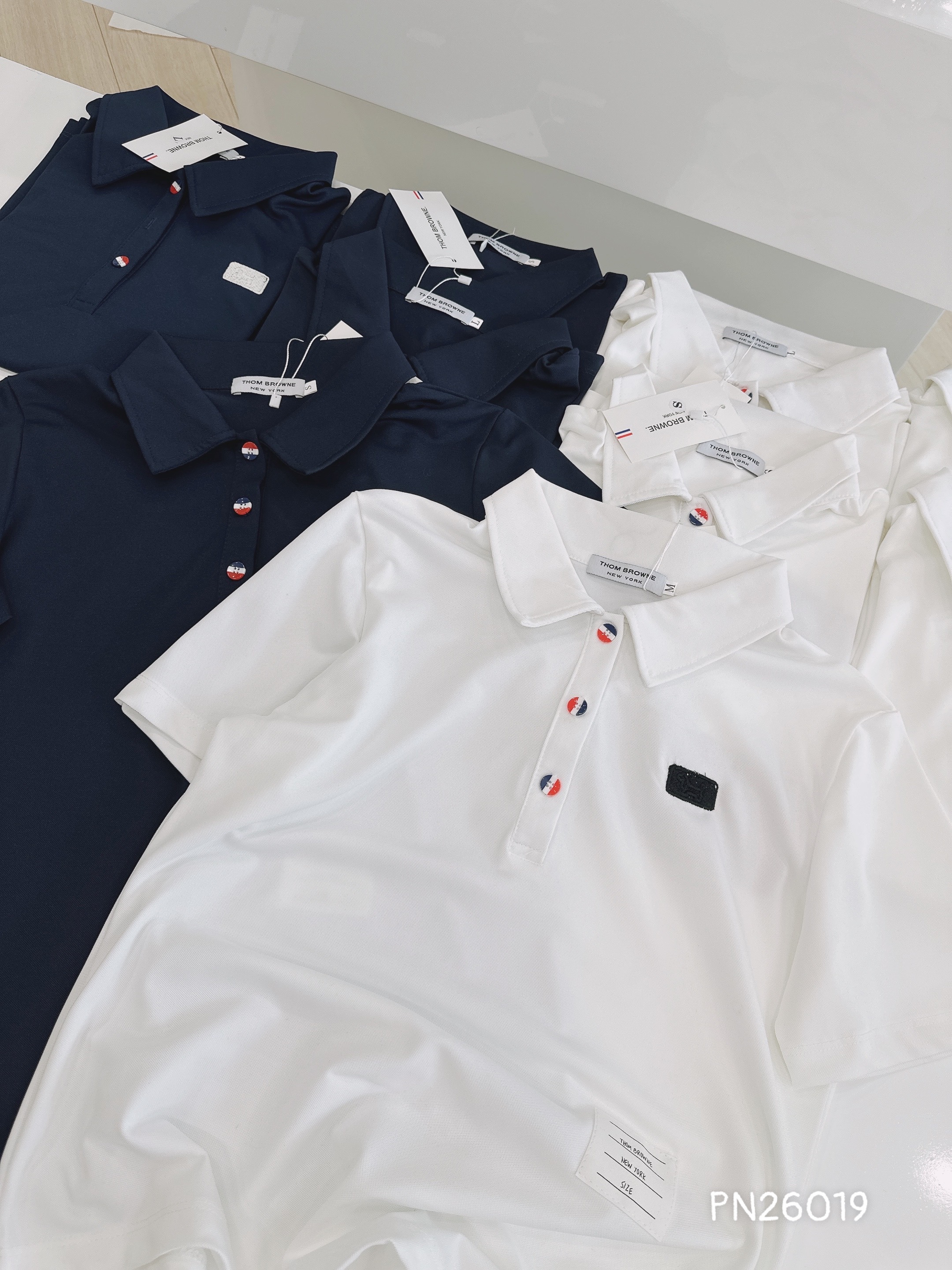 ANU369 - ÁO POLO NỮ THOM THÊU CHÓ