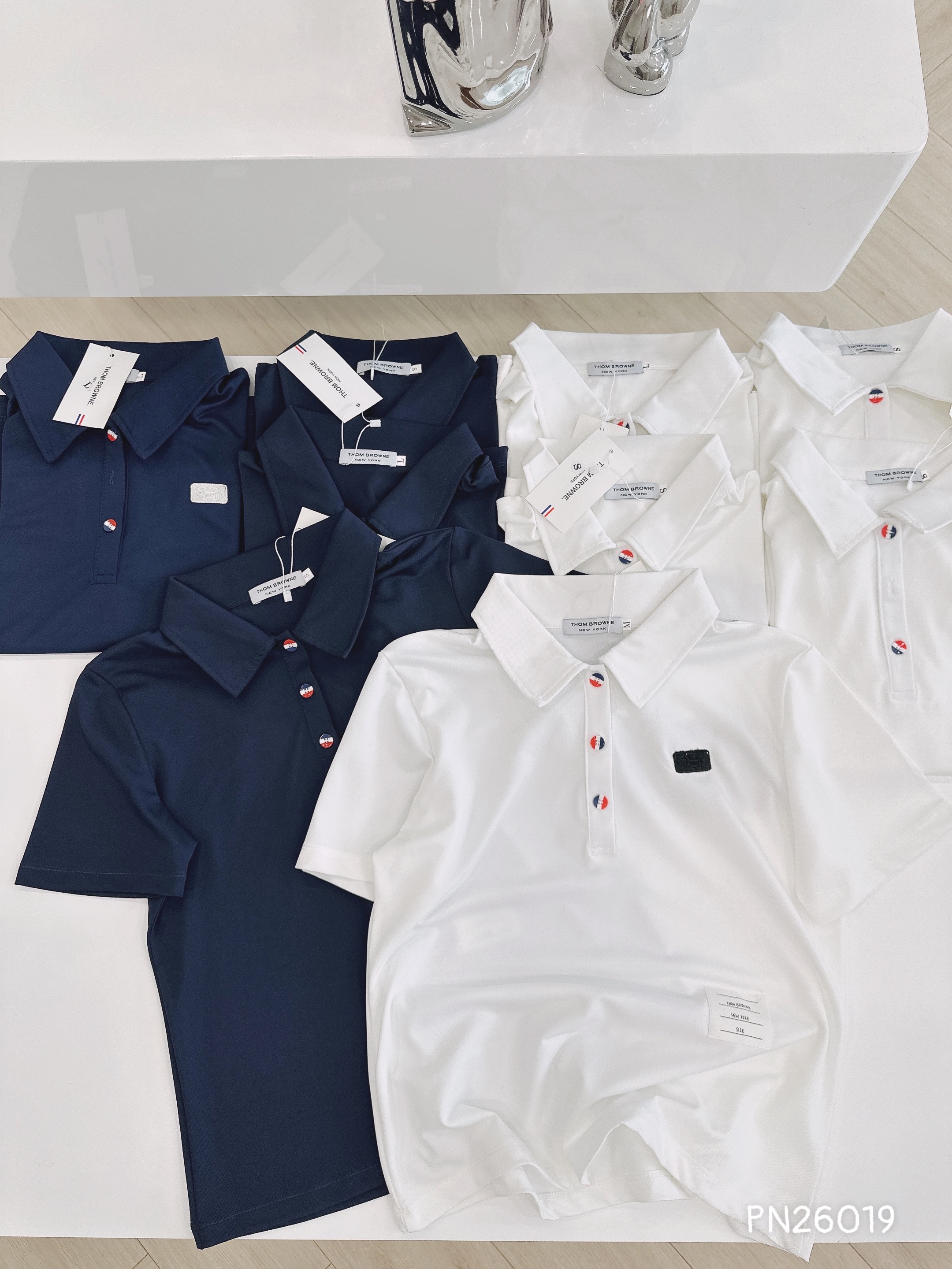 ANU369 - ÁO POLO NỮ THOM THÊU CHÓ