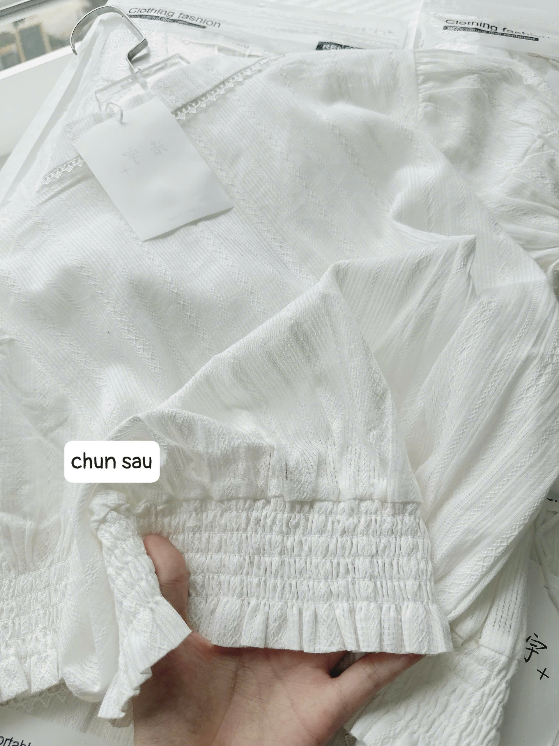 ANU426 - ÁO SƠ MI NỮ TRẮNG PHỐI REN CHUN GẤU