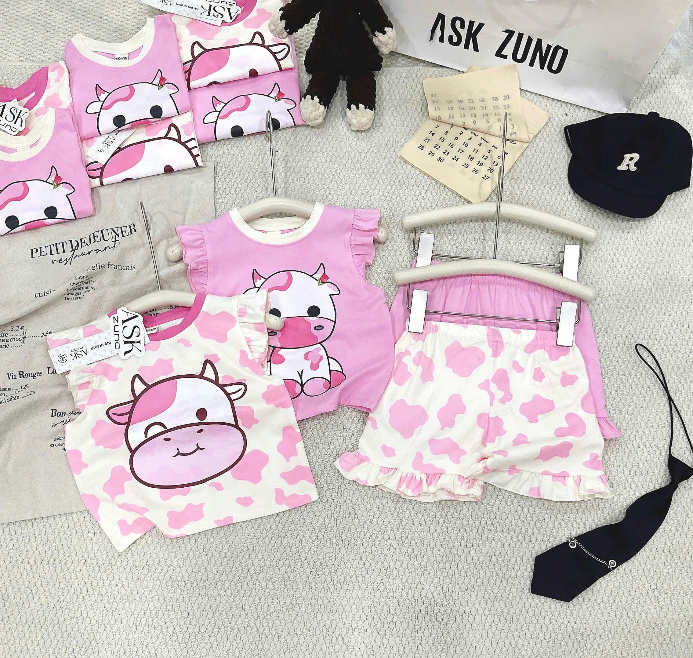 G013 - SET 2 BỘ ĐÙI BÉ GÁI VAI CÁNH TIÊN BÒ SỮA hồng