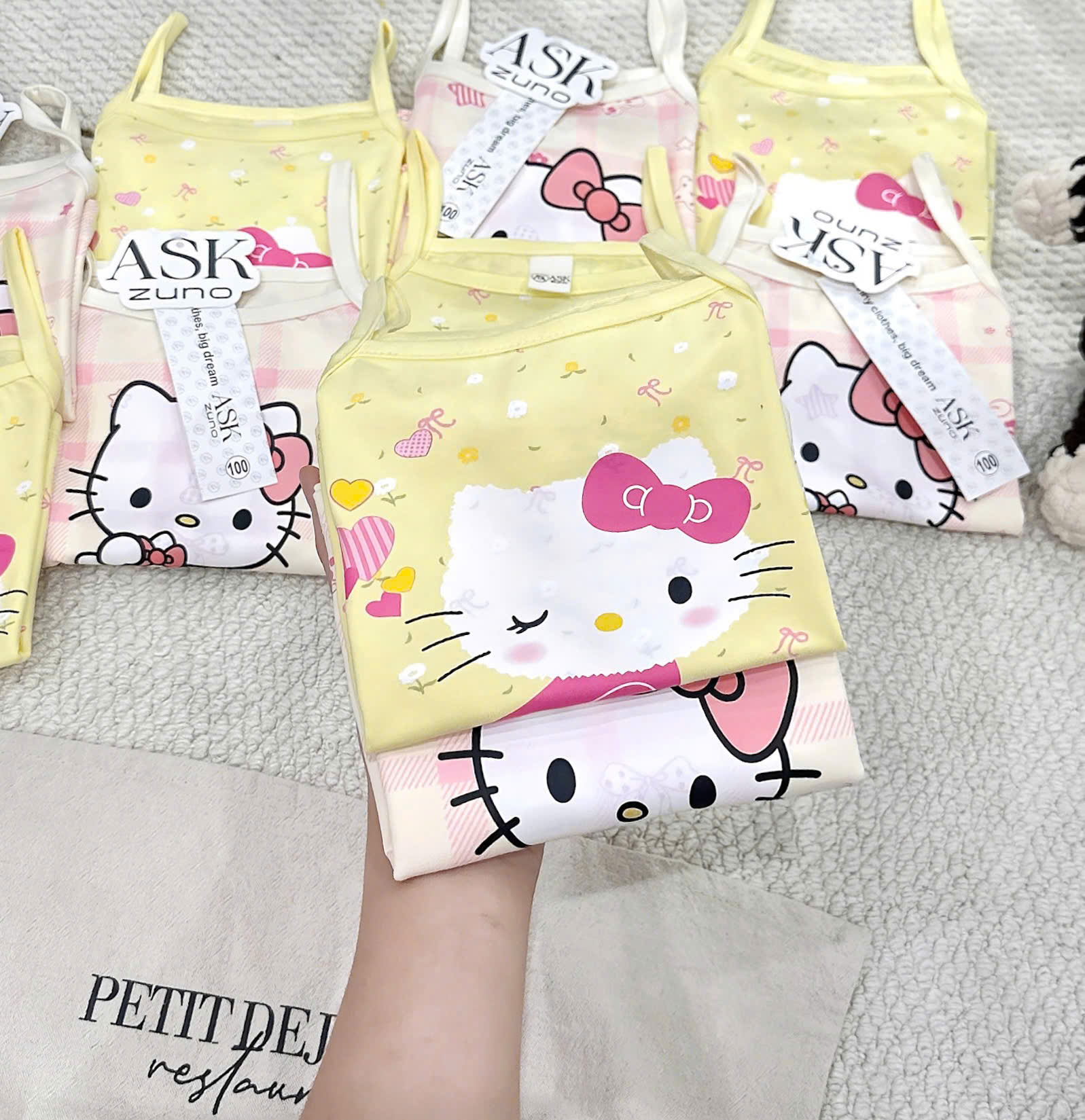 G016 - SET 2 BỘ ĐÙI BÉ GÁI 2S KITTY NƠ NHÍ vàng hồng