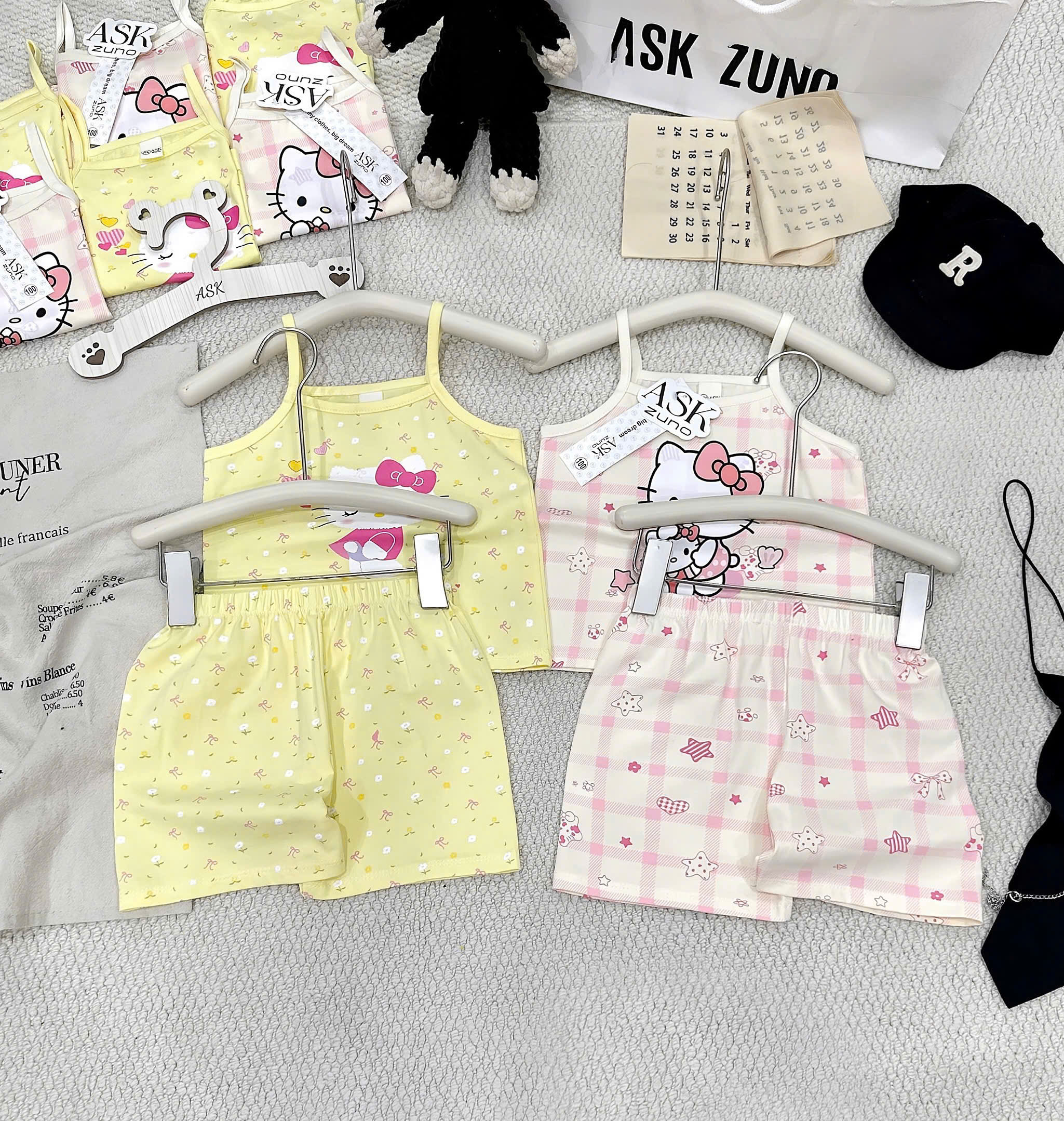 G016 - SET 2 BỘ ĐÙI BÉ GÁI 2S KITTY NƠ NHÍ vàng hồng