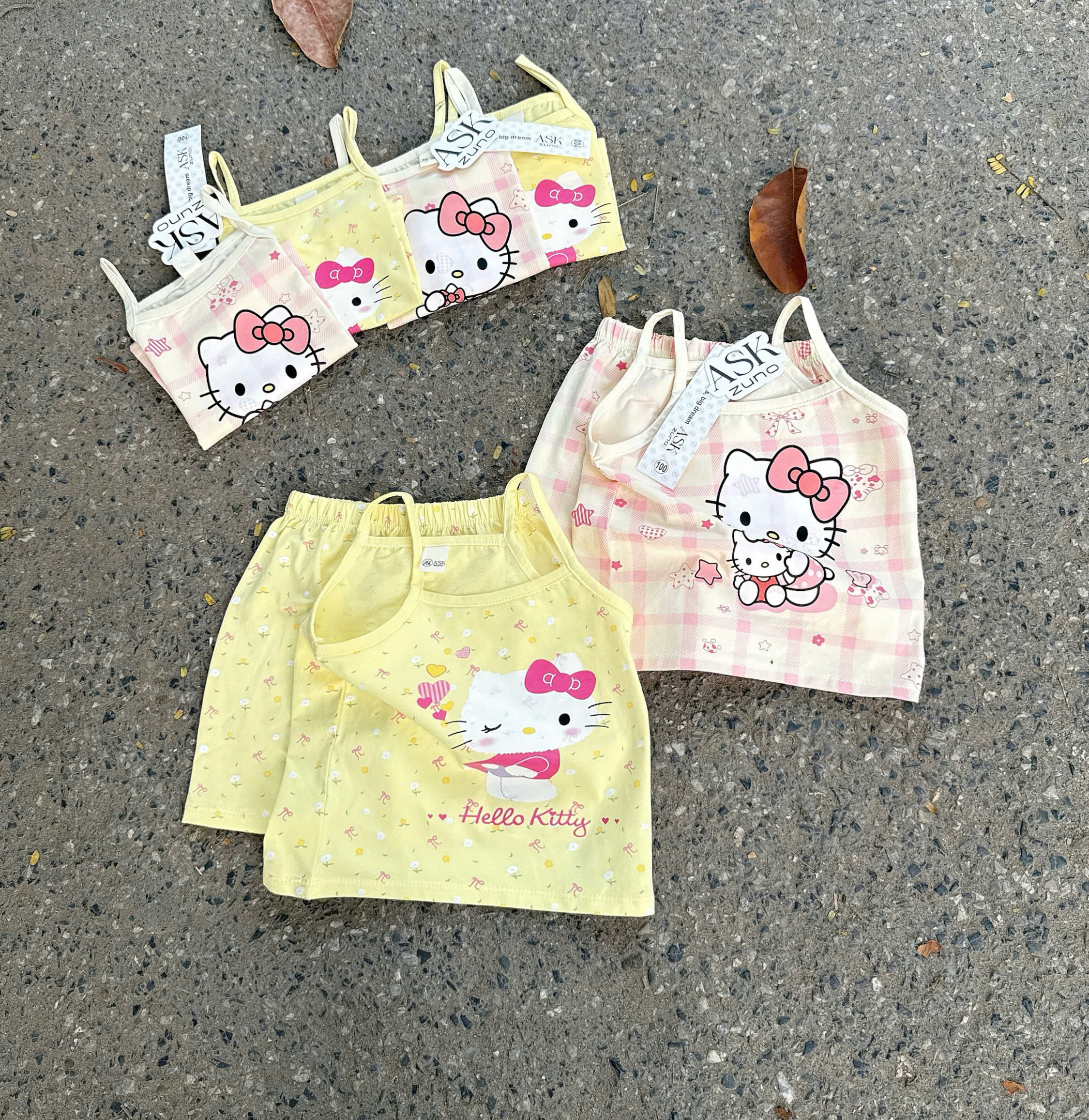 G016 - SET 2 BỘ ĐÙI BÉ GÁI 2S KITTY NƠ NHÍ vàng hồng