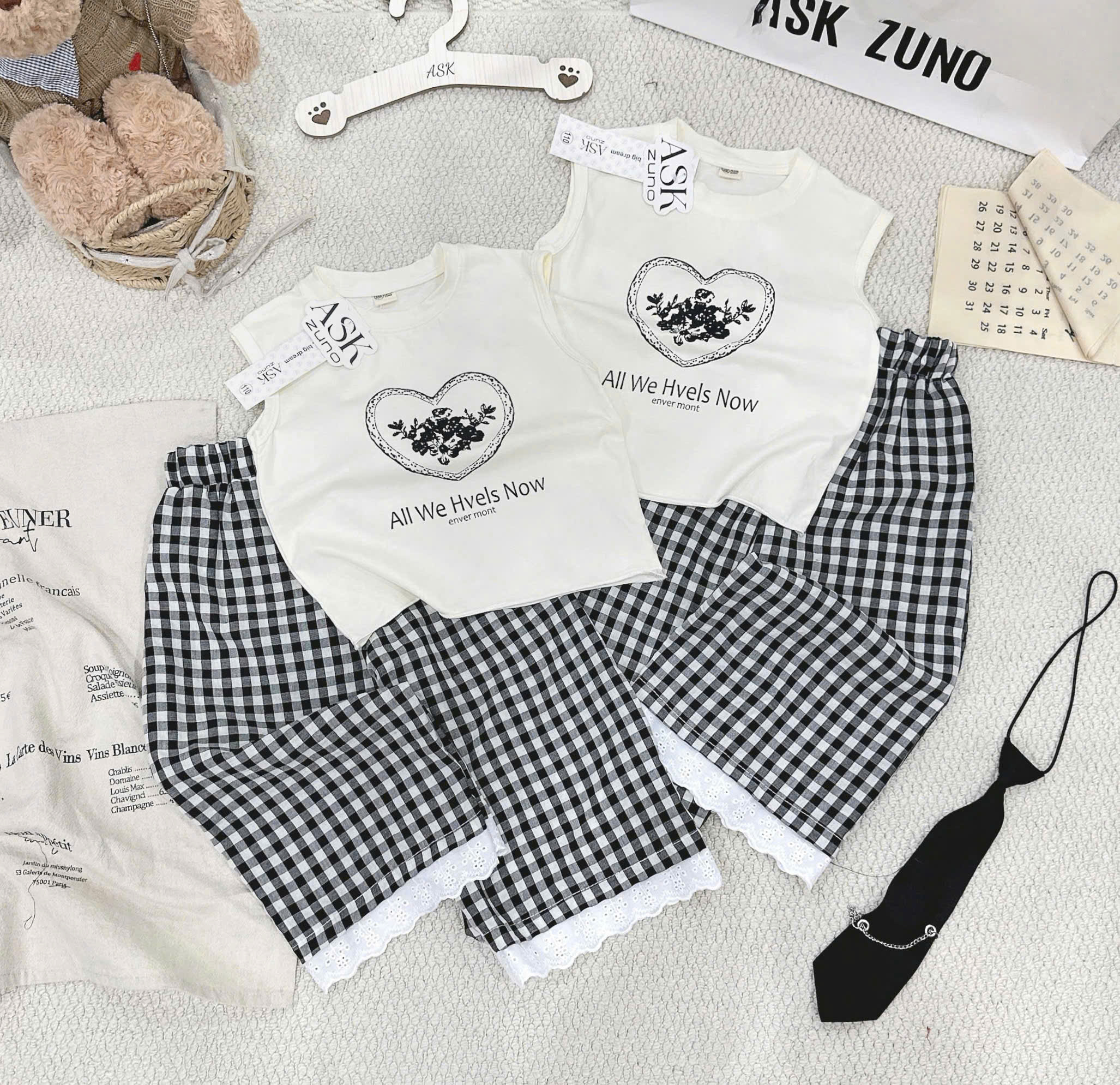 G030 - BỘ BÉ GÁI SIZE NHỠ BA LỖ TIM Hvels QUẦN SUÔNG KẺ