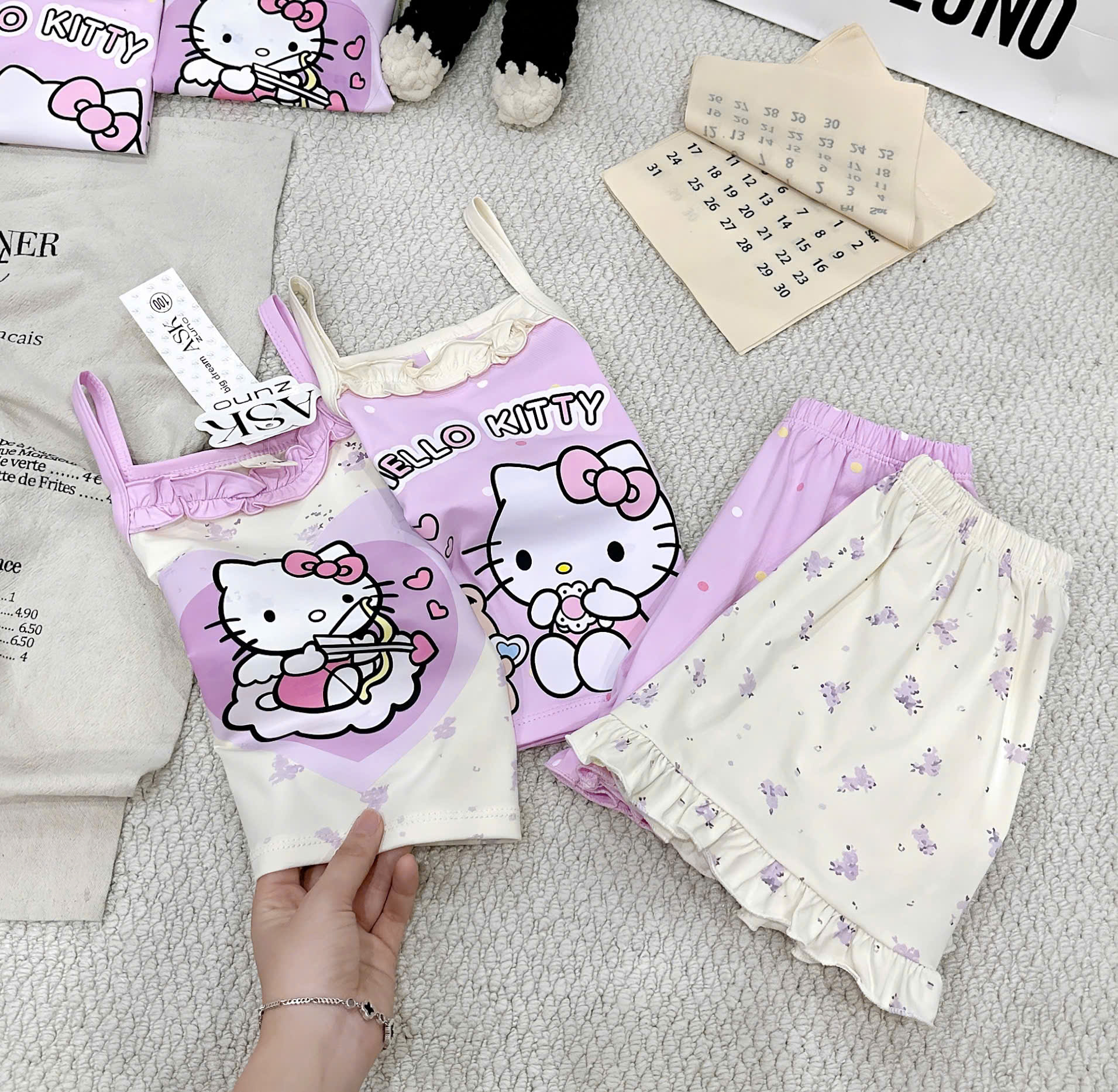G032 - SET 2 BỘ ĐÙI BÉ GÁI 2S HELLO KITTY tím be