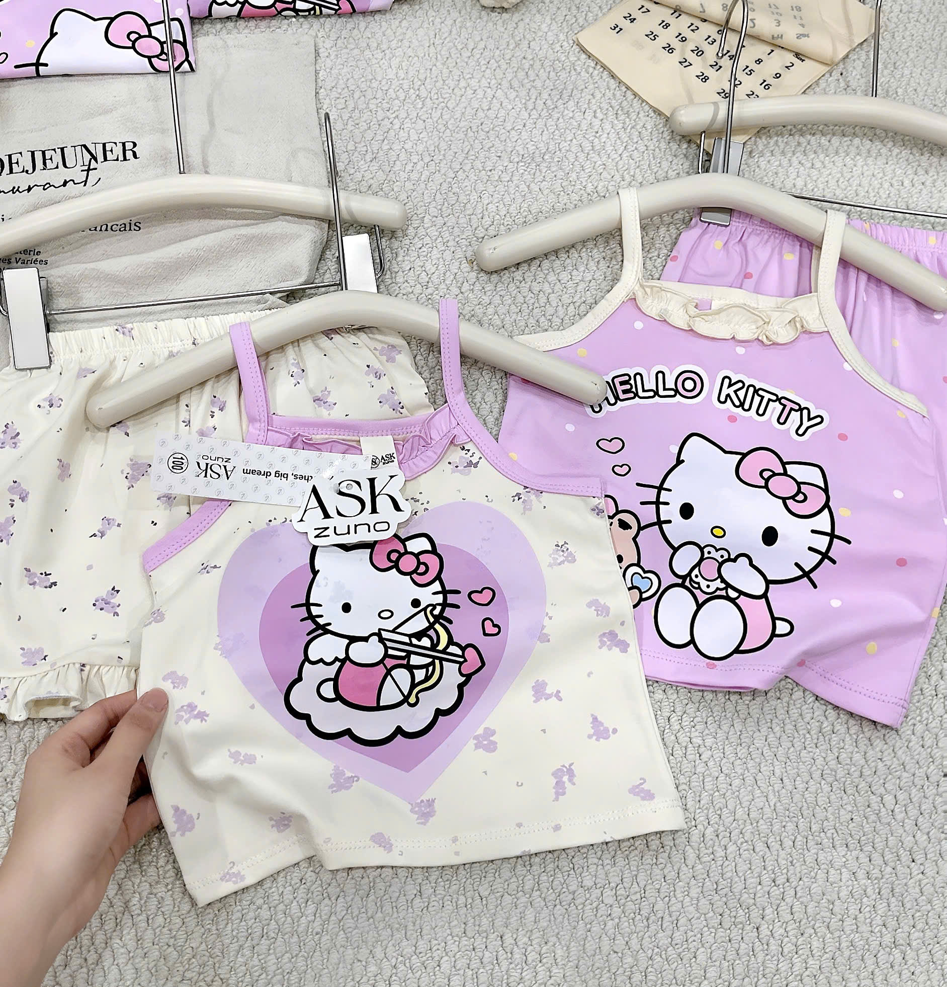 G032 - SET 2 BỘ ĐÙI BÉ GÁI 2S HELLO KITTY tím be