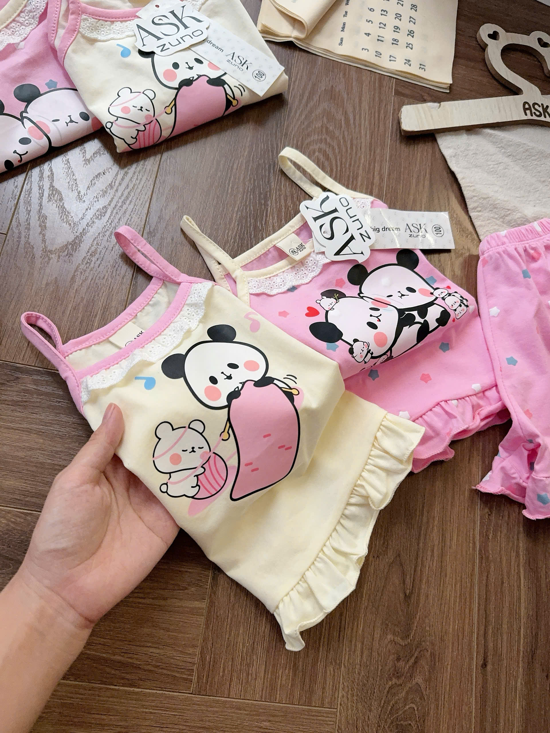 G039 - SET 2 BỘ ĐÙI BÉ GÁI 2S GẤU TRÚC SAO hồng be