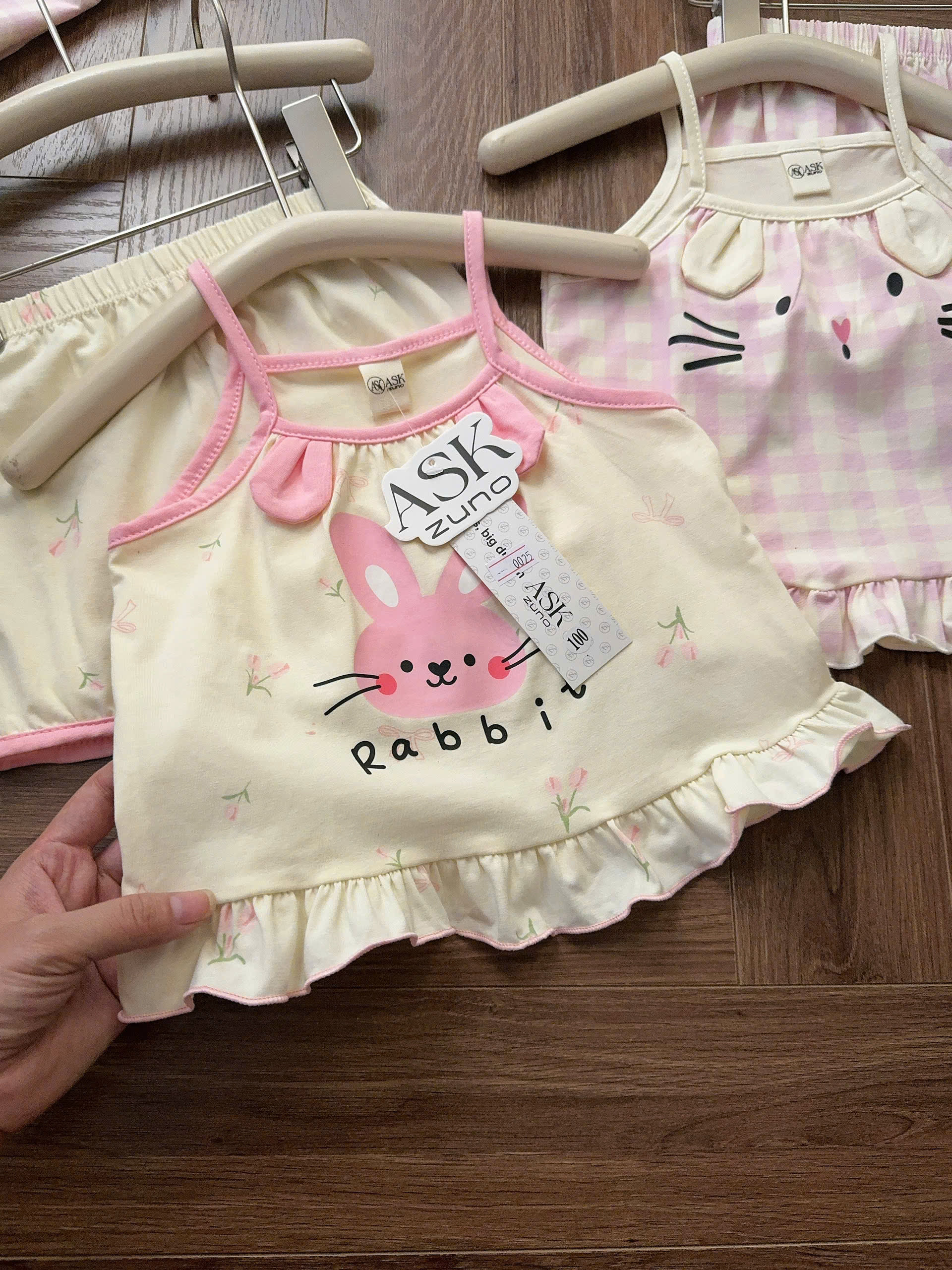 G054 - SET 2 BỘ ĐÙI BÉ GÁI 2S THỎ rabit hồng kẻ be