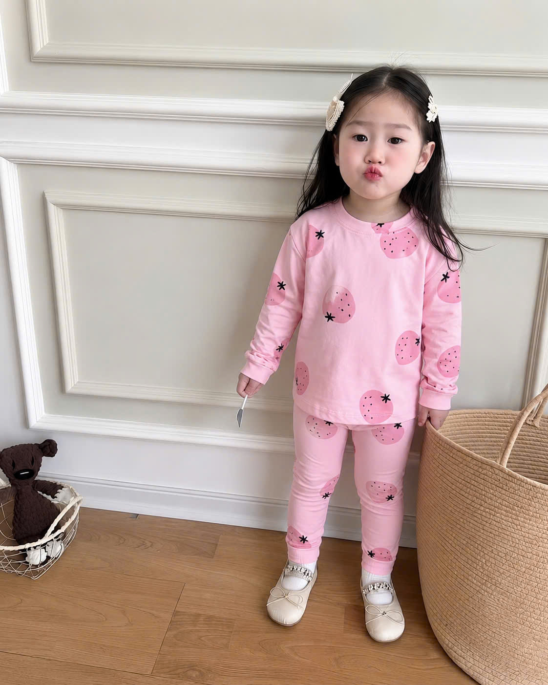 G078 - SET 2 BỘ BÉ GÁI DÀI TAY HOA SẮC MÀU DÂU TÂY