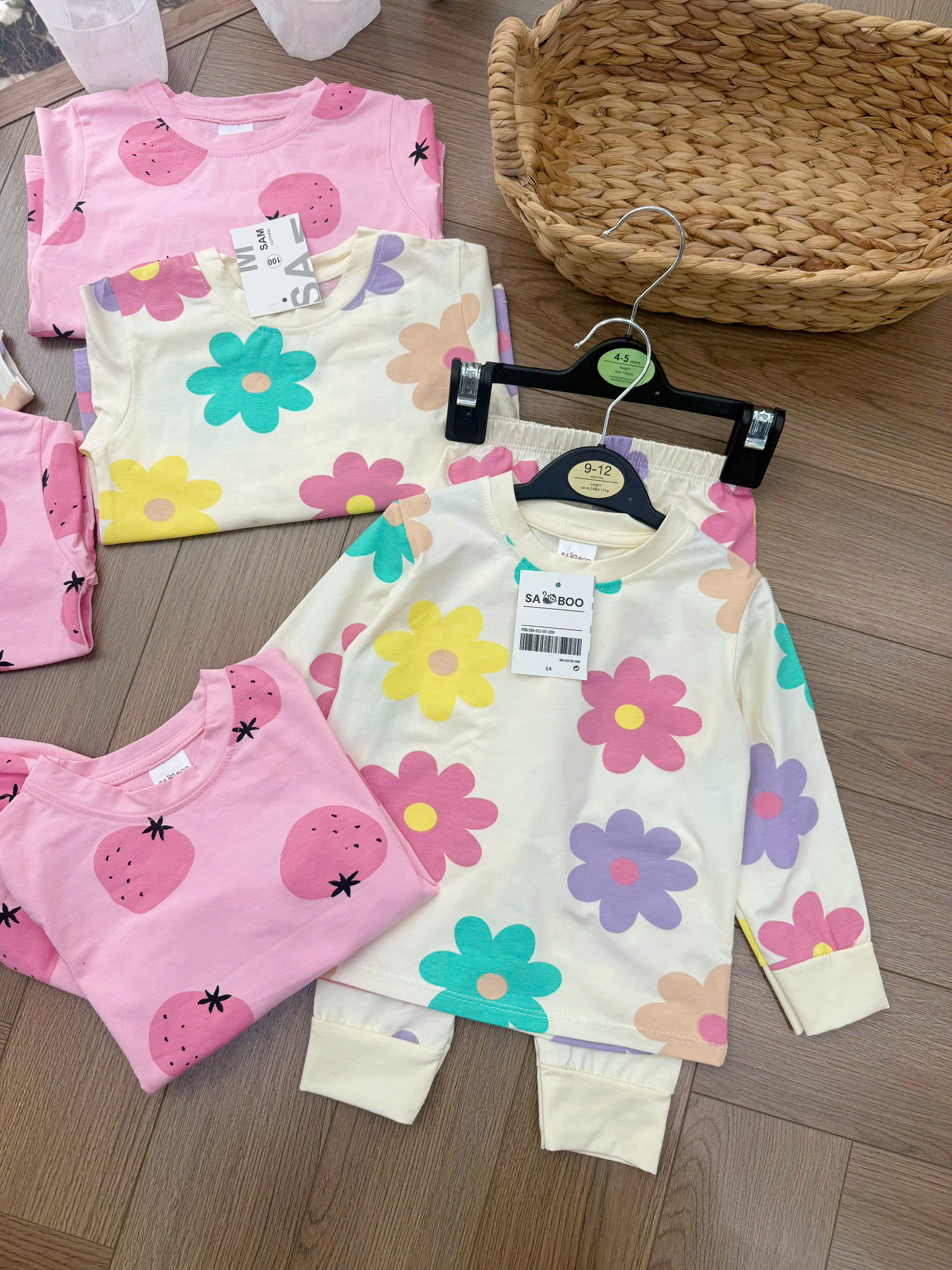 G078 - SET 2 BỘ BÉ GÁI DÀI TAY HOA SẮC MÀU DÂU TÂY