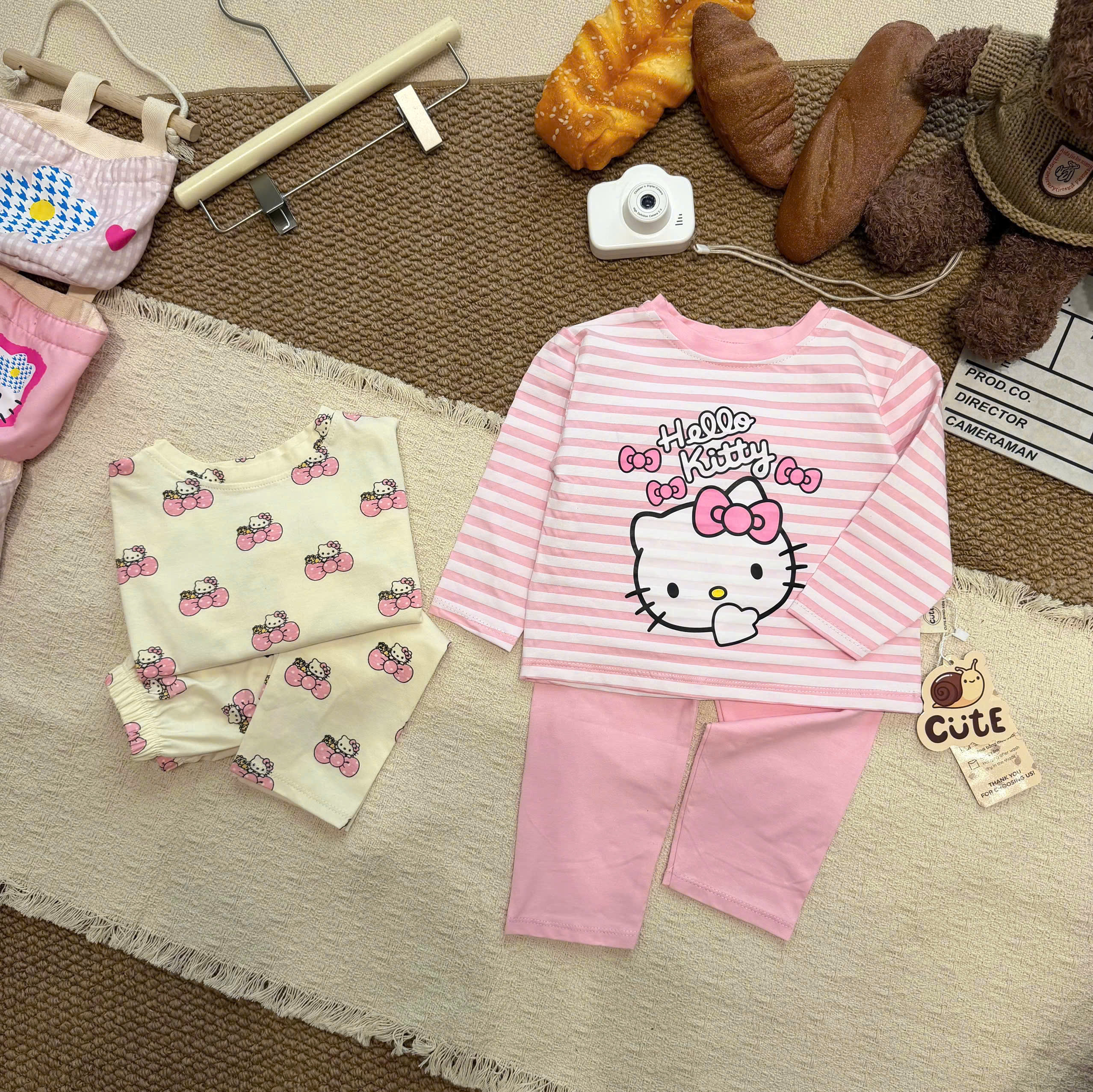 G080 - SET 2 BỘ BÉ GÁI DÀI TAY KITTY NƠ hồng be