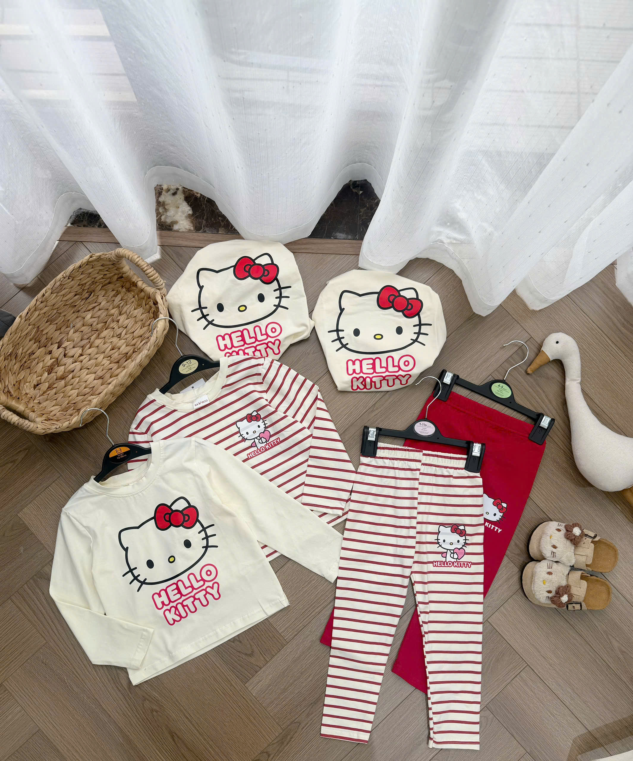 G081 - SET 2 BỘ BÉ GÁI DÀI TAY KITTY be kẻ đỏ