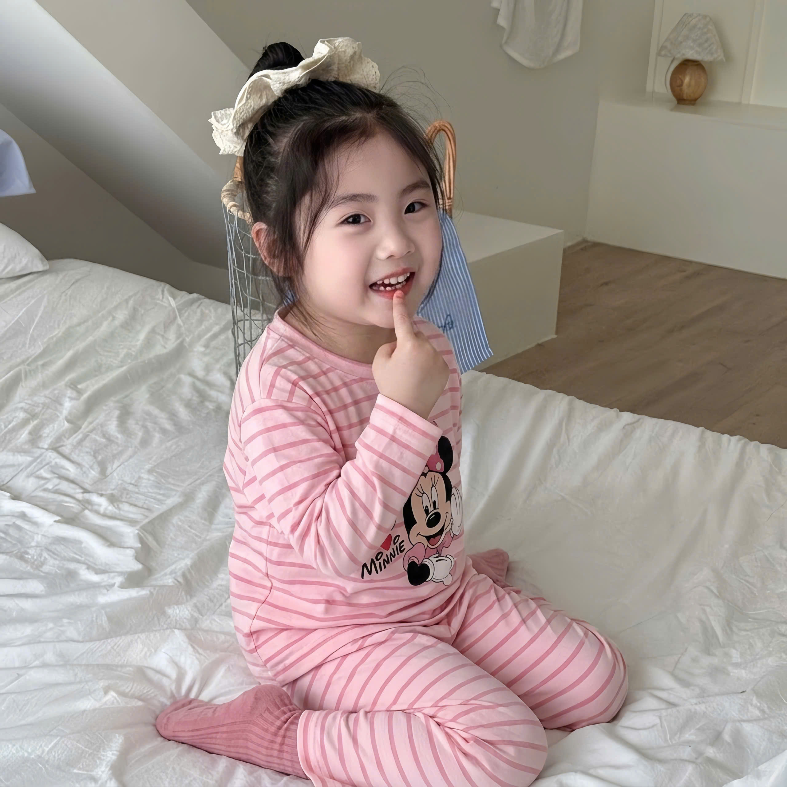G083 - SET 3 BỘ BÉ GÁI DÀI TAY MICKEY MINNIE hồng be kẻ