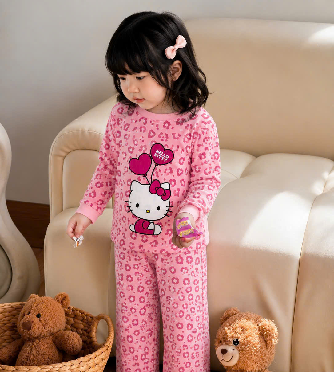 G108 - SET 2 BỘ BÉ GÁI DÀI TAY QUẦN SUÔNG KITTY TIM BÁO HỒNG