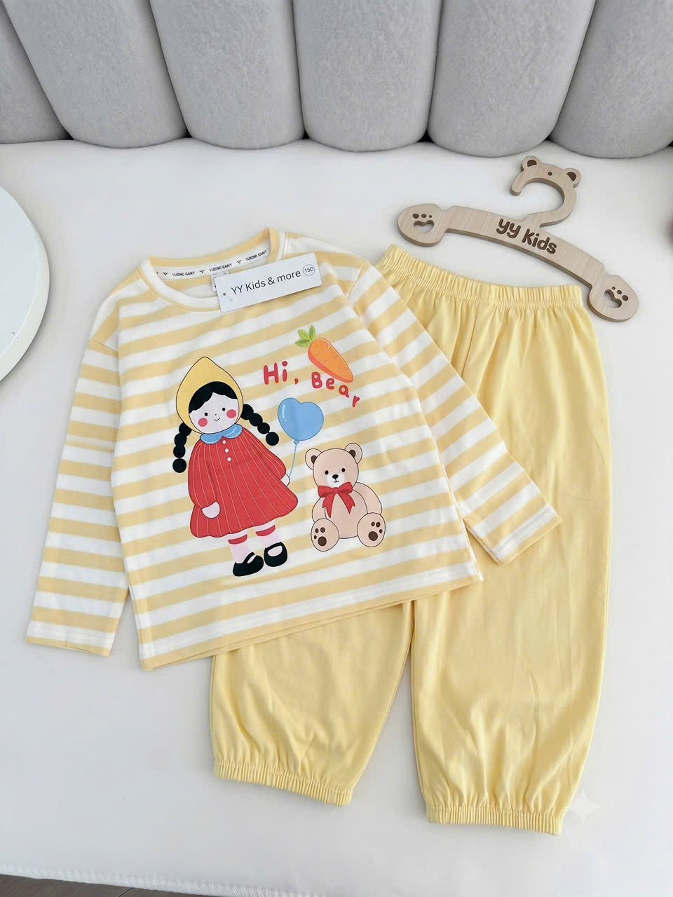 G136 - BỘ BÉ GÁI SIZE ĐẠI ÁO GIẤY MỀM KẺ VÀNG CÔ GÁI Hi Bear QUẦN GIÓ
