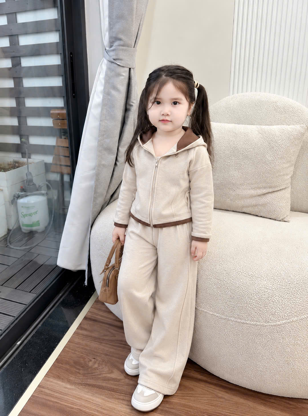 G138 - SET BÉ GÁI TĂM THỎ BE ÁO KHOÁC MŨ THÊU MÈO QUẦN SUÔNG