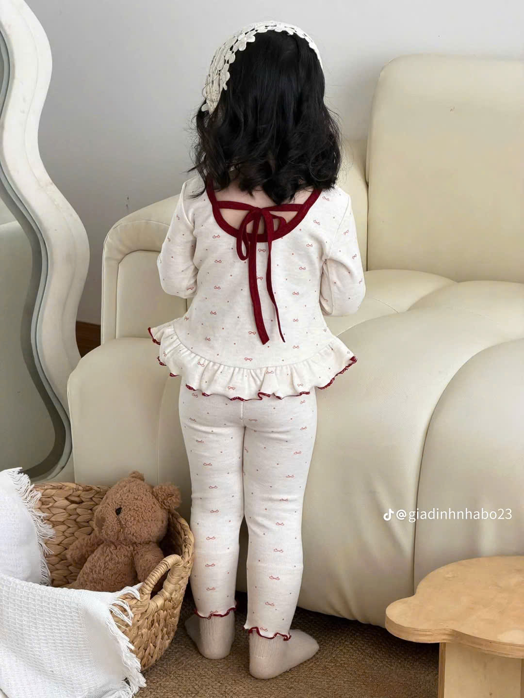 G139 - BỘ BÉ GÁI TĂM THỎ NƠ TRÀN BÈO GẤU