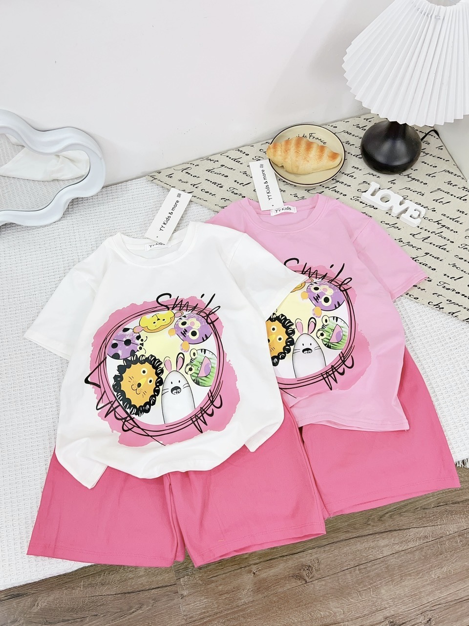 G917 - SET BÉ GÁI SIZE ĐẠI ÁO PHÔNG Smile QUẦN KAKI RỘNG