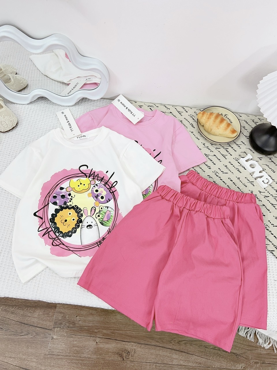 G917 - SET BÉ GÁI SIZE ĐẠI ÁO PHÔNG Smile QUẦN KAKI RỘNG