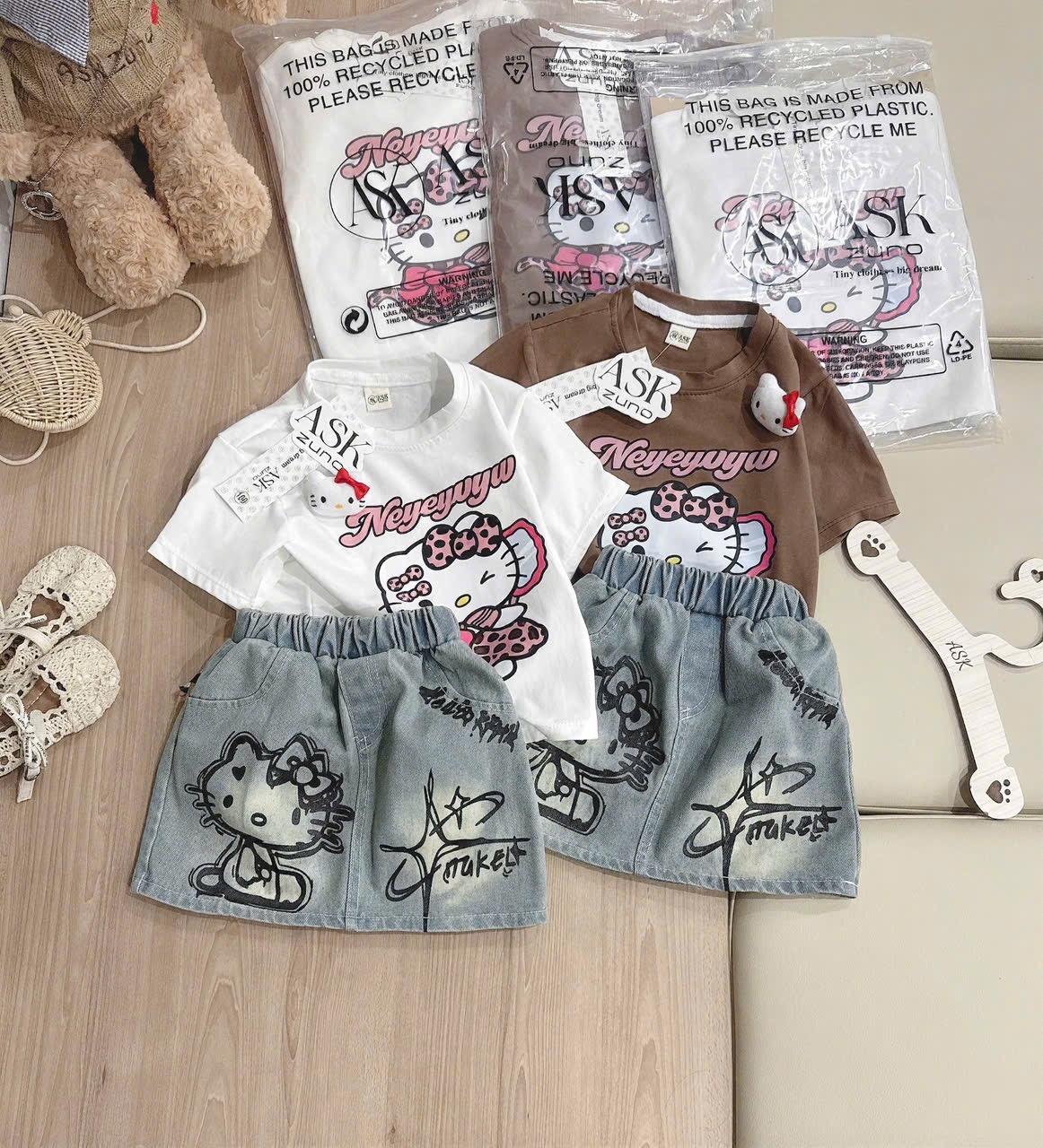 G928 - SET BÉ GÁI ÁO CỘC KITTY NỔI CVAY BÒ