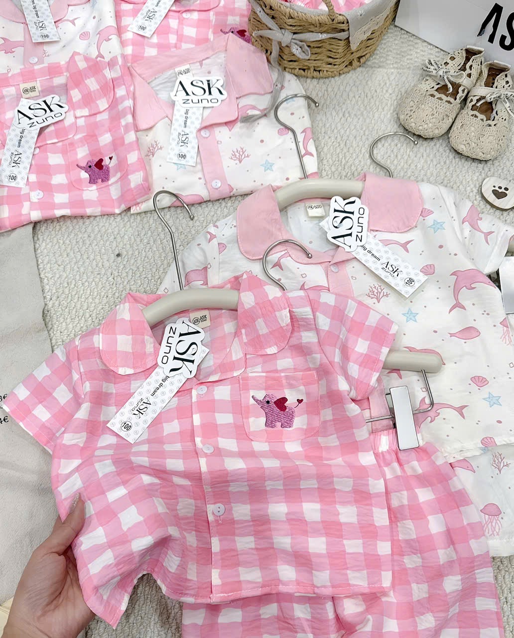 G931 - SET 2 BỘ BÉ GÁI PYJAMA CARO CÁ HEO hồng trắng