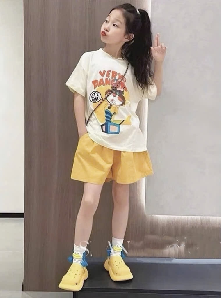 G934 - BỘ ĐÙI BÉ GÁI SIZE ĐẠI ÁO TRẮNG THÚ VERY QUẦN VÀNG