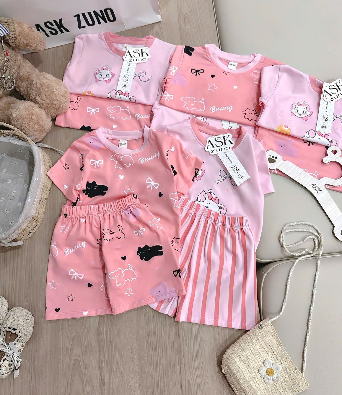 G941 - SET 2 BỘ ĐÙI BÉ GÁI MÈO MARIE HỒNG QUẦN SỌC