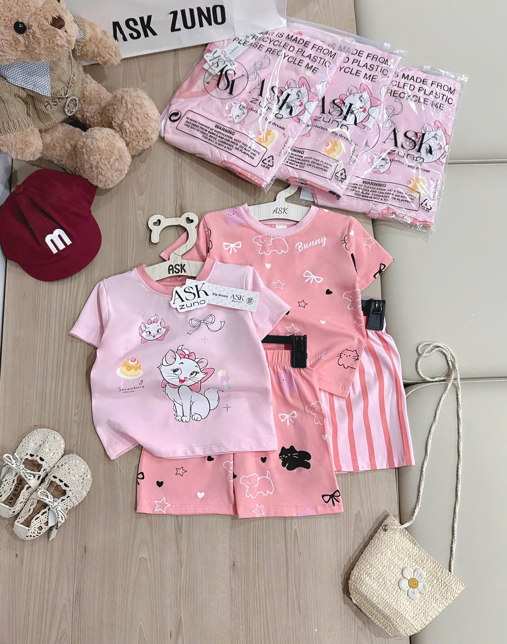 G941 - SET 2 BỘ ĐÙI BÉ GÁI MÈO MARIE HỒNG QUẦN SỌC