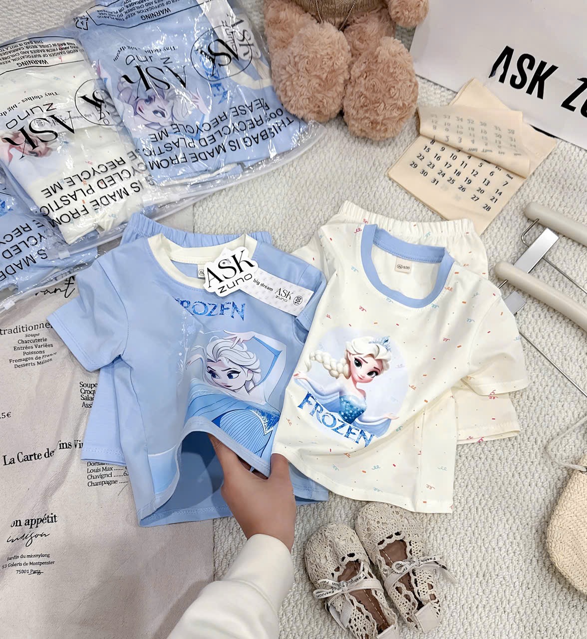 G942 - SET 2 BỘ NGỐ BÉ GÁI ELSA ANNA xanh be