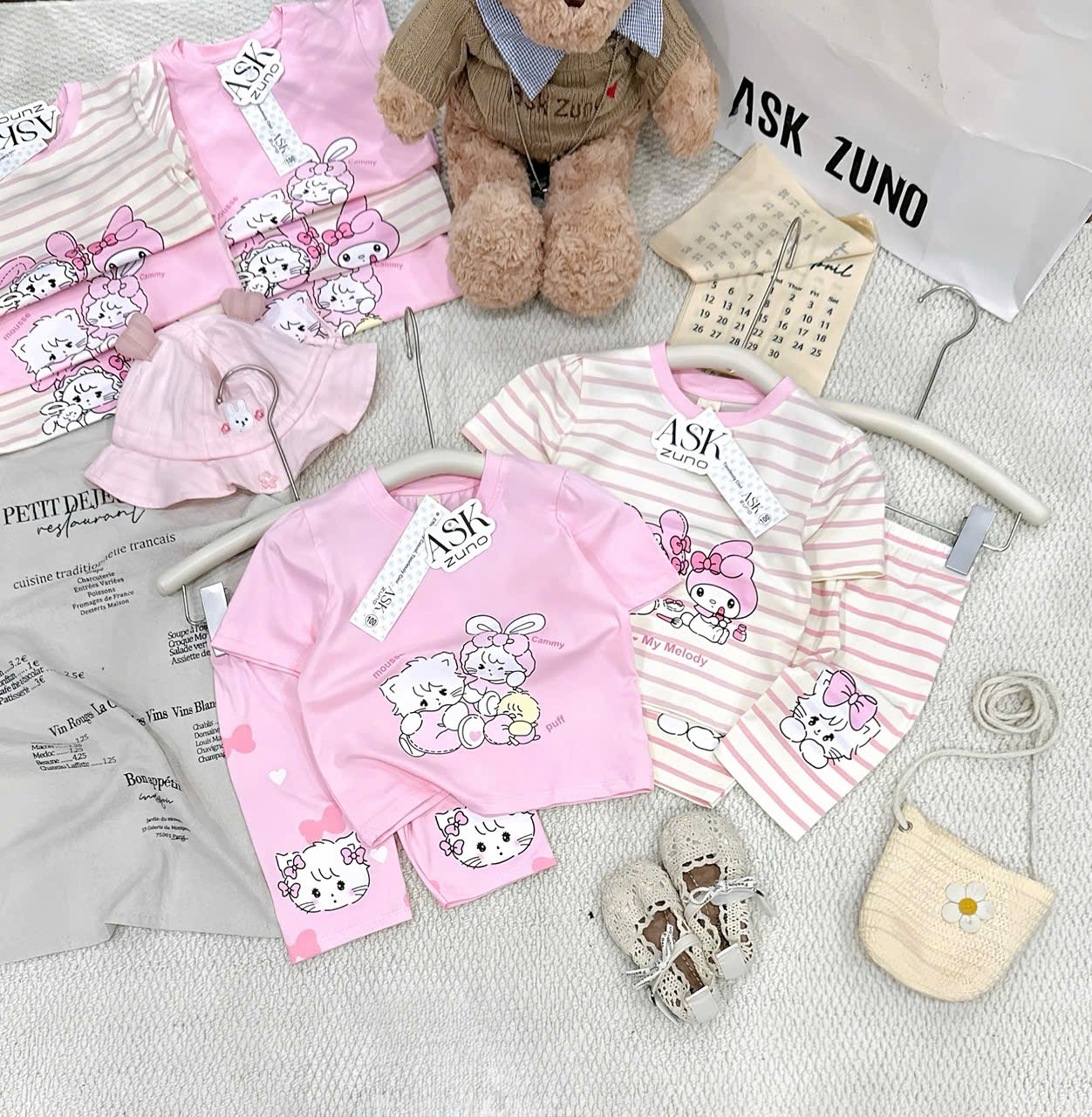 G945 - SET 2 BỘ ĐÙI BÉ GÁI THỎ MÈO melody hồng kẻ