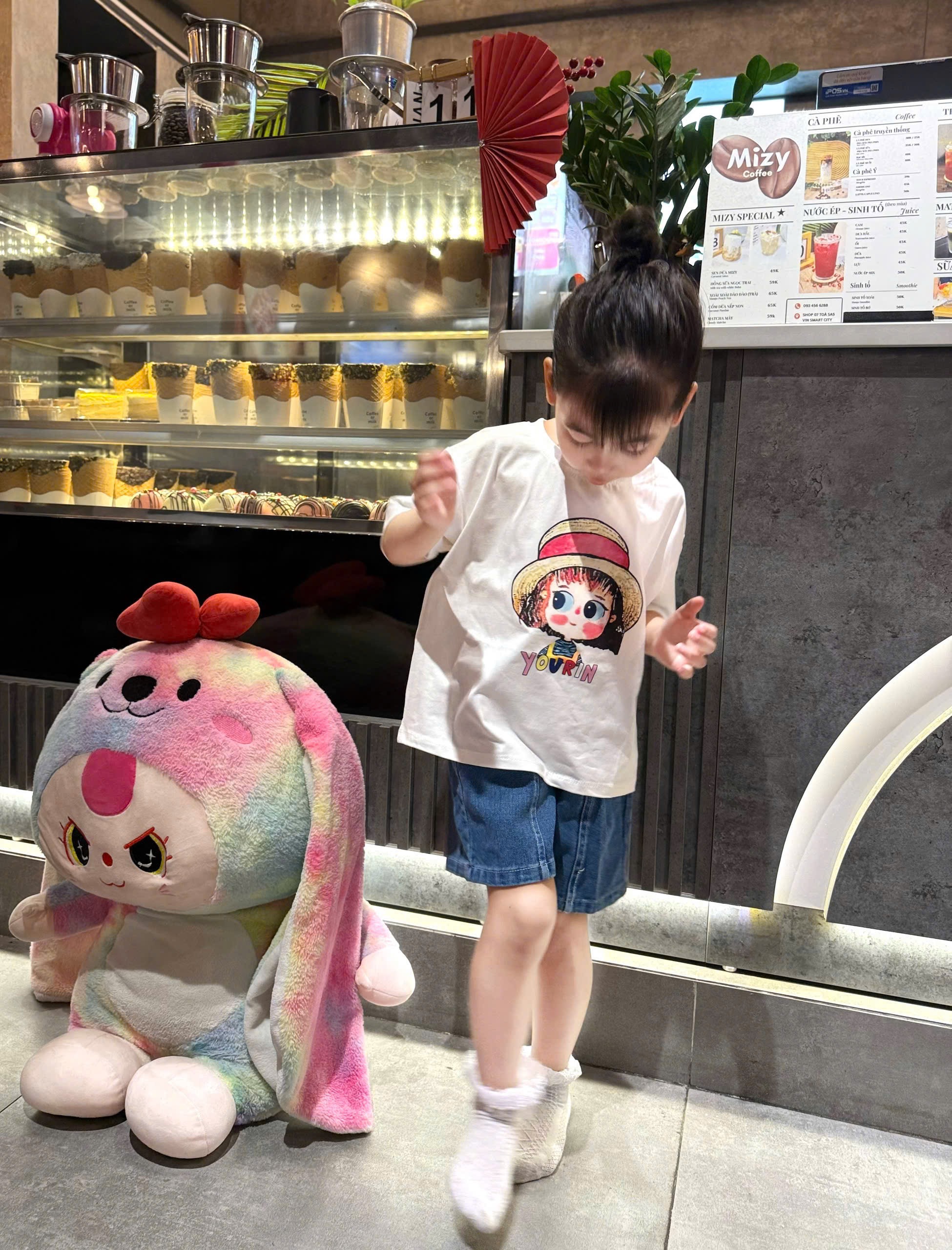 G950 - BỘ ĐÙI BÉ GÁI ÁO CỘC TRẮNG CÔ GÁI YOUR IN QUẦN BÒ