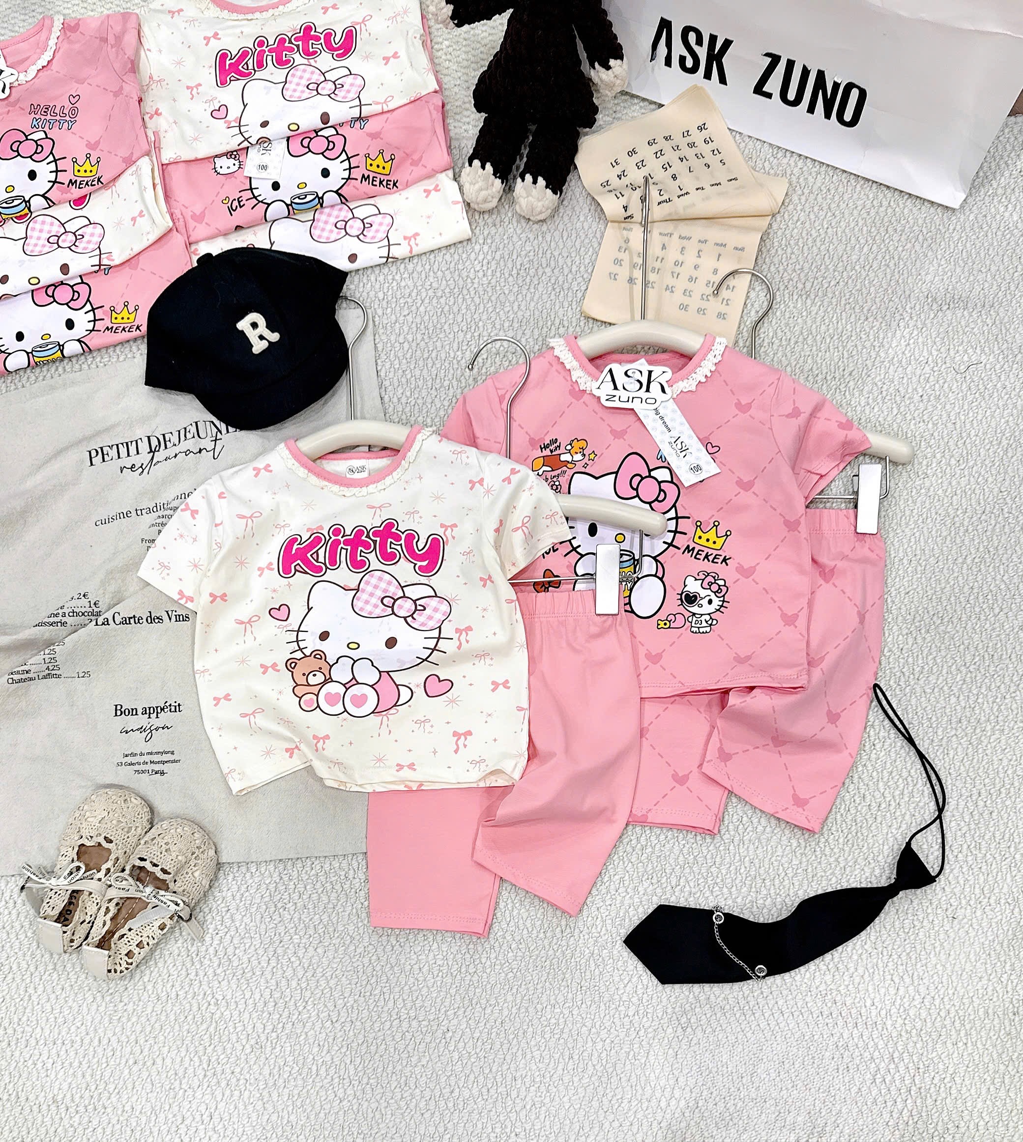 G973 - SET 2 BỘ ĐÙI BÉ GÁI KITTY CỔ REN hồng be
