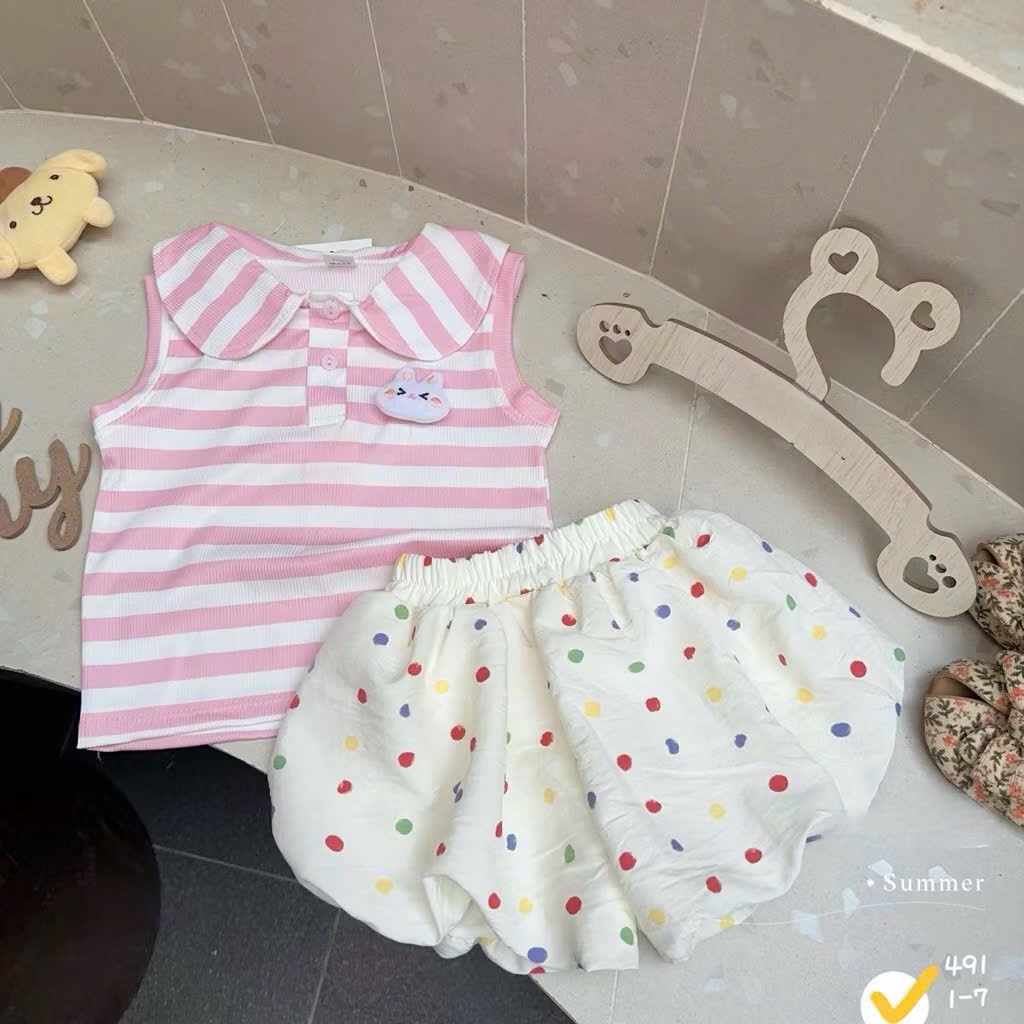 G988 - BỘ BÉ GÁI ÁO CỔ SEN QUẦN BÍ CHẤM BI