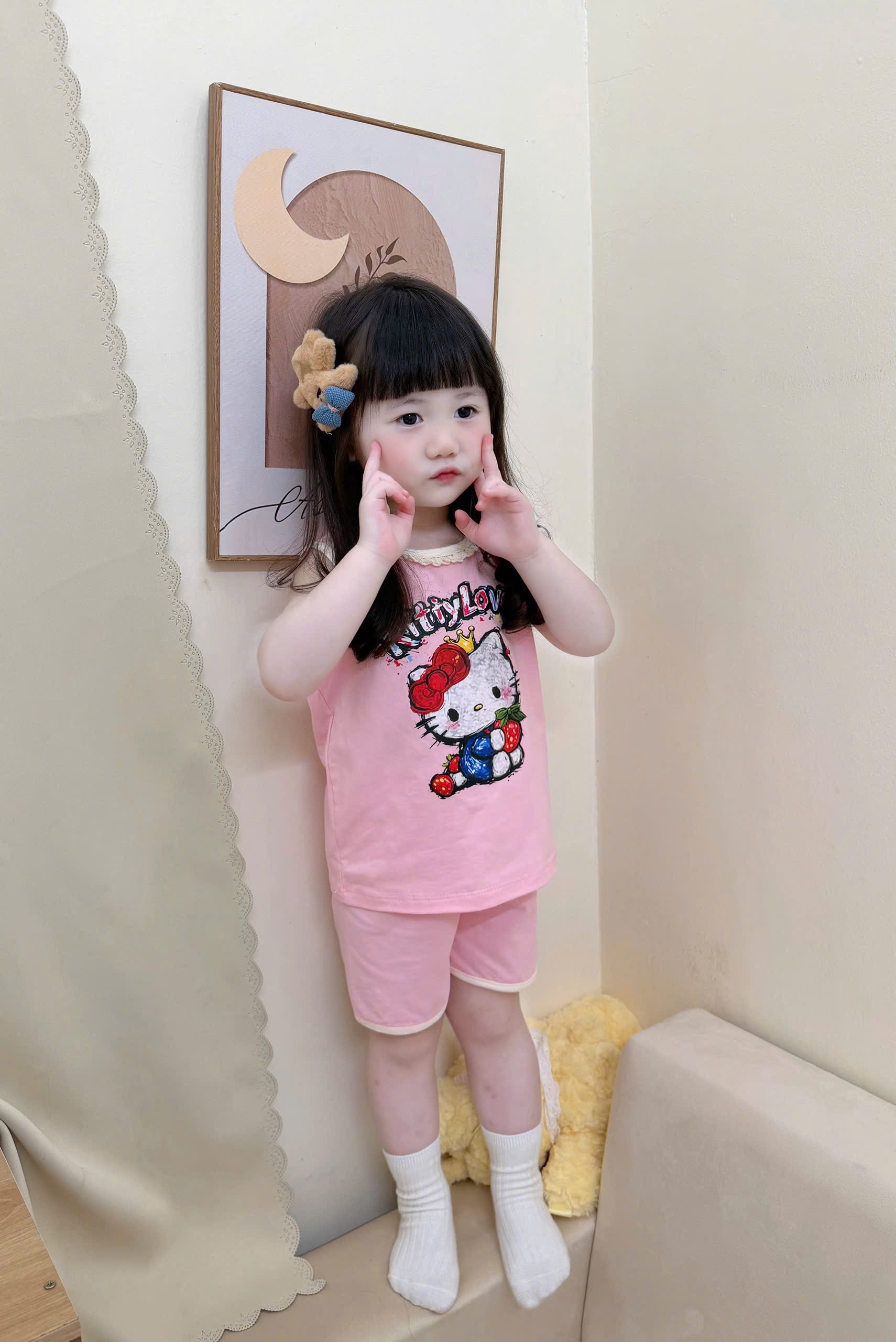 G990 - SET 2 BỘ ĐÙI BÉ GÁI BA LỖ KITTY THỎ CỔ REN hồng be