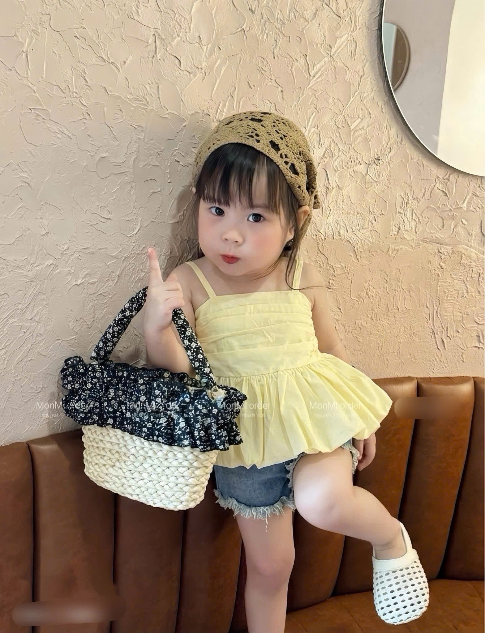 G991 - SET BÉ GÁI ÁO VÀNG 2S MIX QUẦN BÒ RÁCH