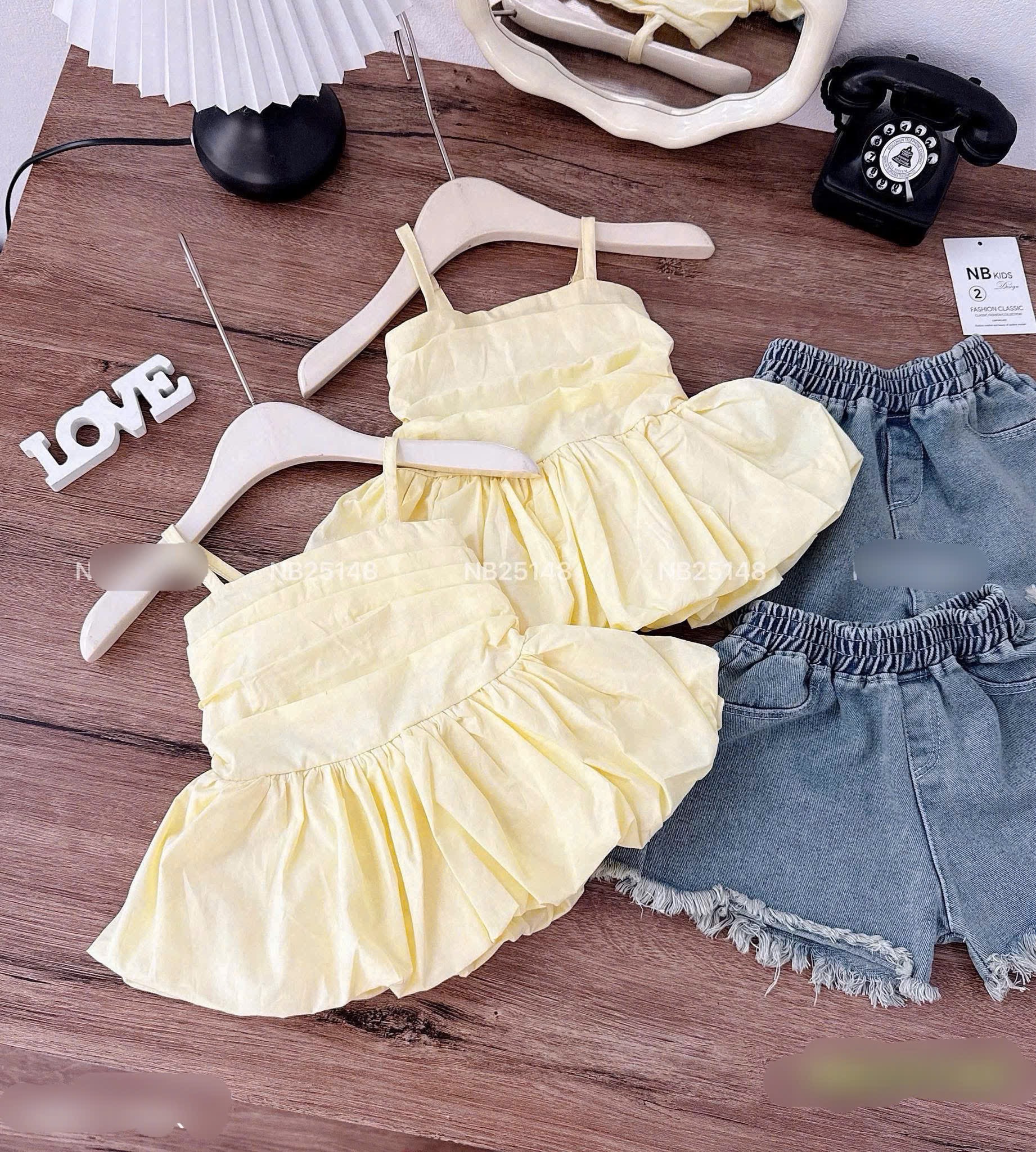G991 - SET BÉ GÁI ÁO VÀNG 2S MIX QUẦN BÒ RÁCH