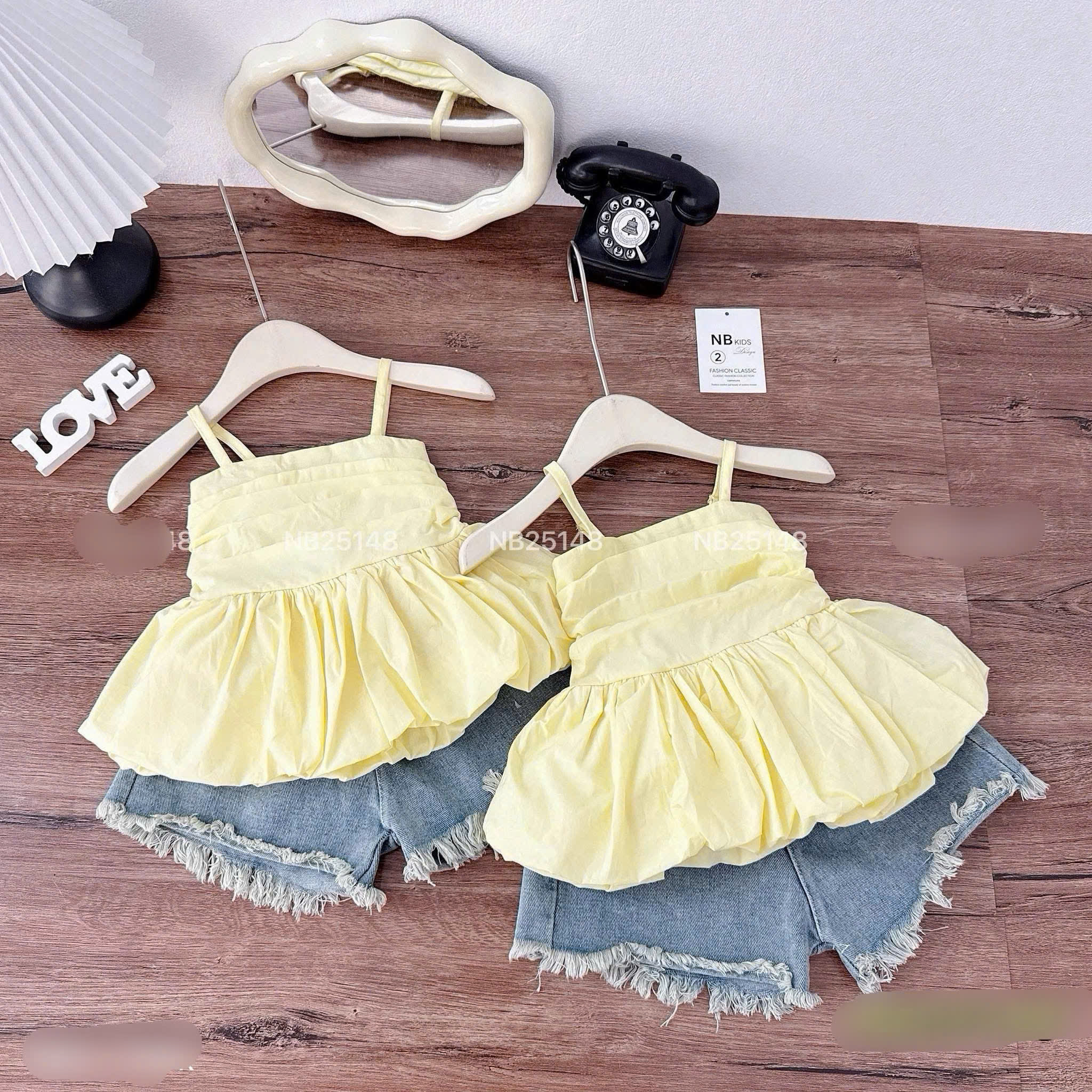 G991 - SET BÉ GÁI ÁO VÀNG 2S MIX QUẦN BÒ RÁCH