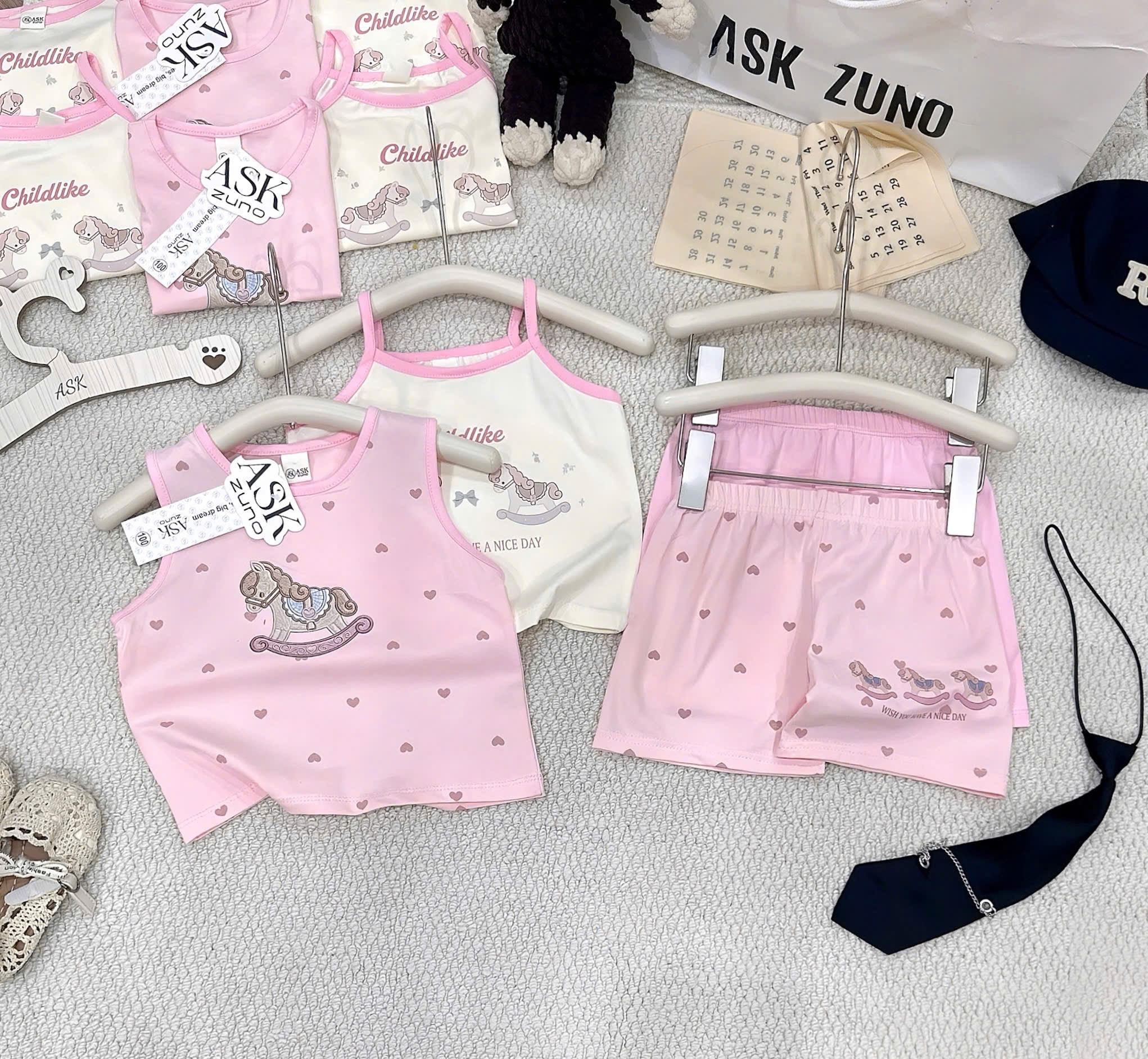G995 - SET 2 BỘ ĐÙI BÉ GÁI BA LỖ 2S NGỰA GỖ hồng be