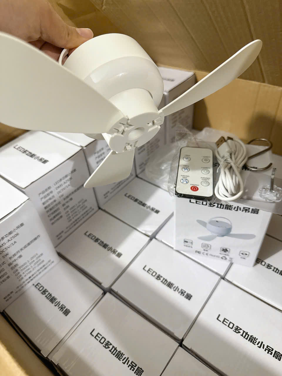 PK332 - QUẠT GIÓ NHỎ TREO TƯỜNG