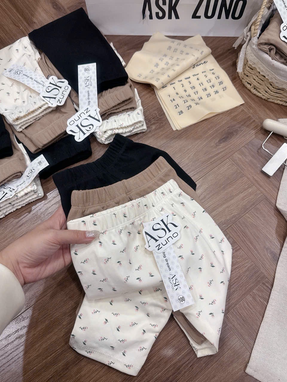 QB374 - SET 3 QUẦN LEGGING ĐÙI BÉ GÁI đen nâu hoa