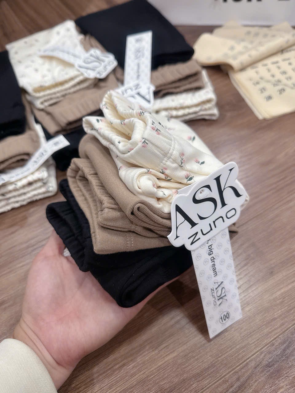 QB374 - SET 3 QUẦN LEGGING ĐÙI BÉ GÁI đen nâu hoa