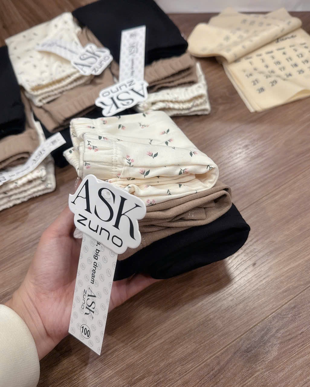 QB374 - SET 3 QUẦN LEGGING ĐÙI BÉ GÁI đen nâu hoa