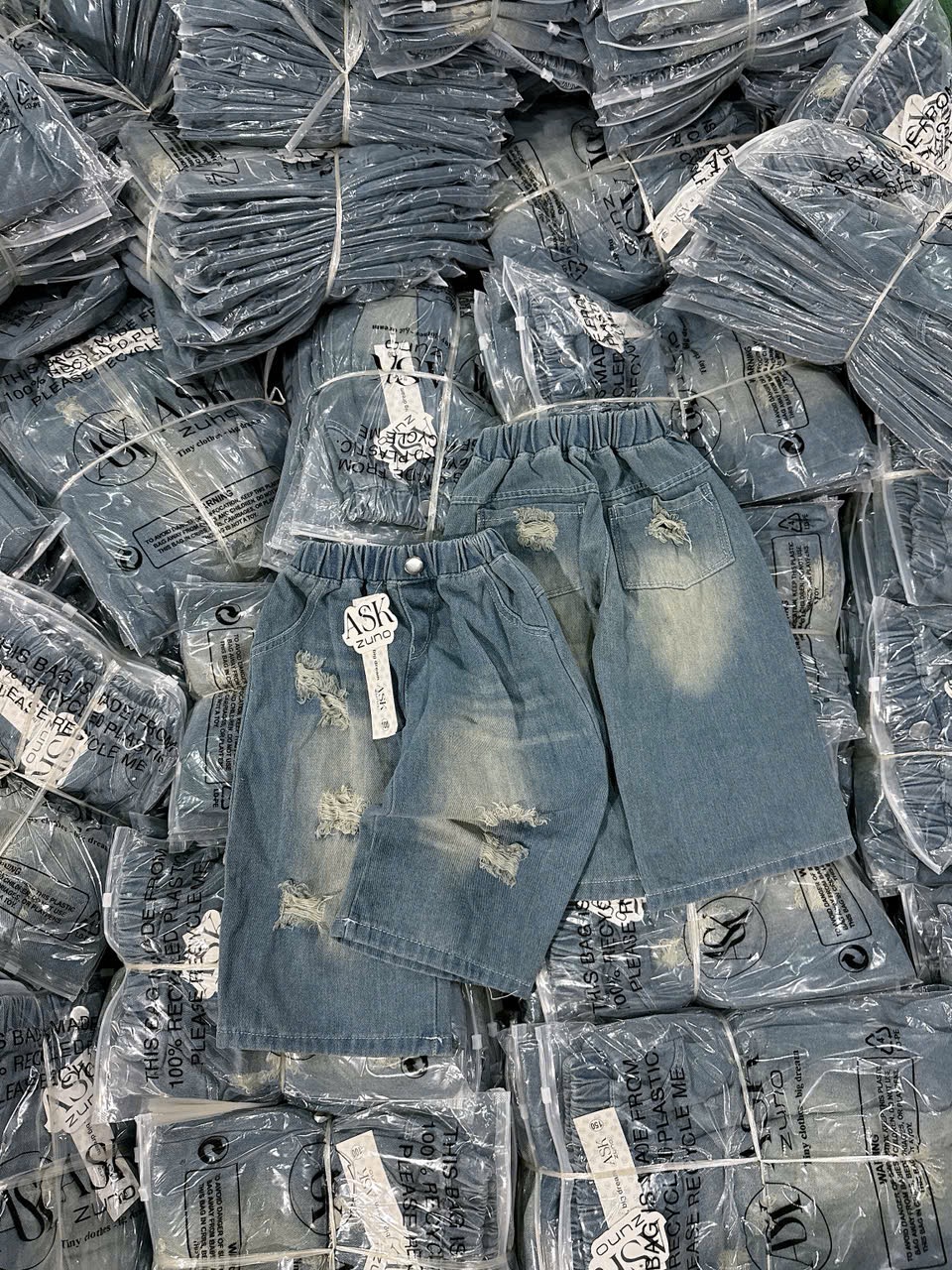 QB375 - QUẦN JEANS BÉ TRAI SUÔNG RÁCH XANH RÁCH NHIỀU